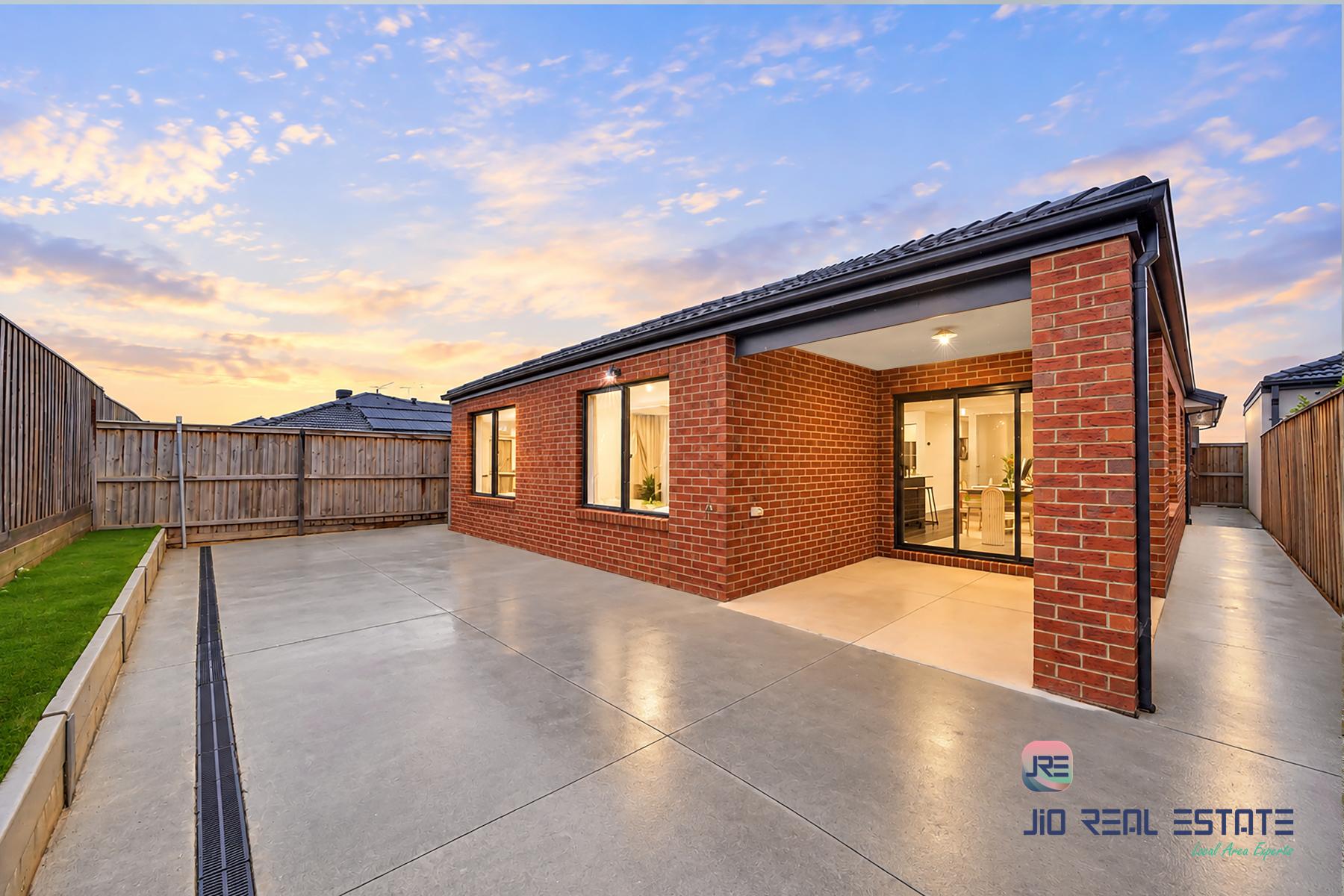 9 Petros Street, Fraser Rise VIC