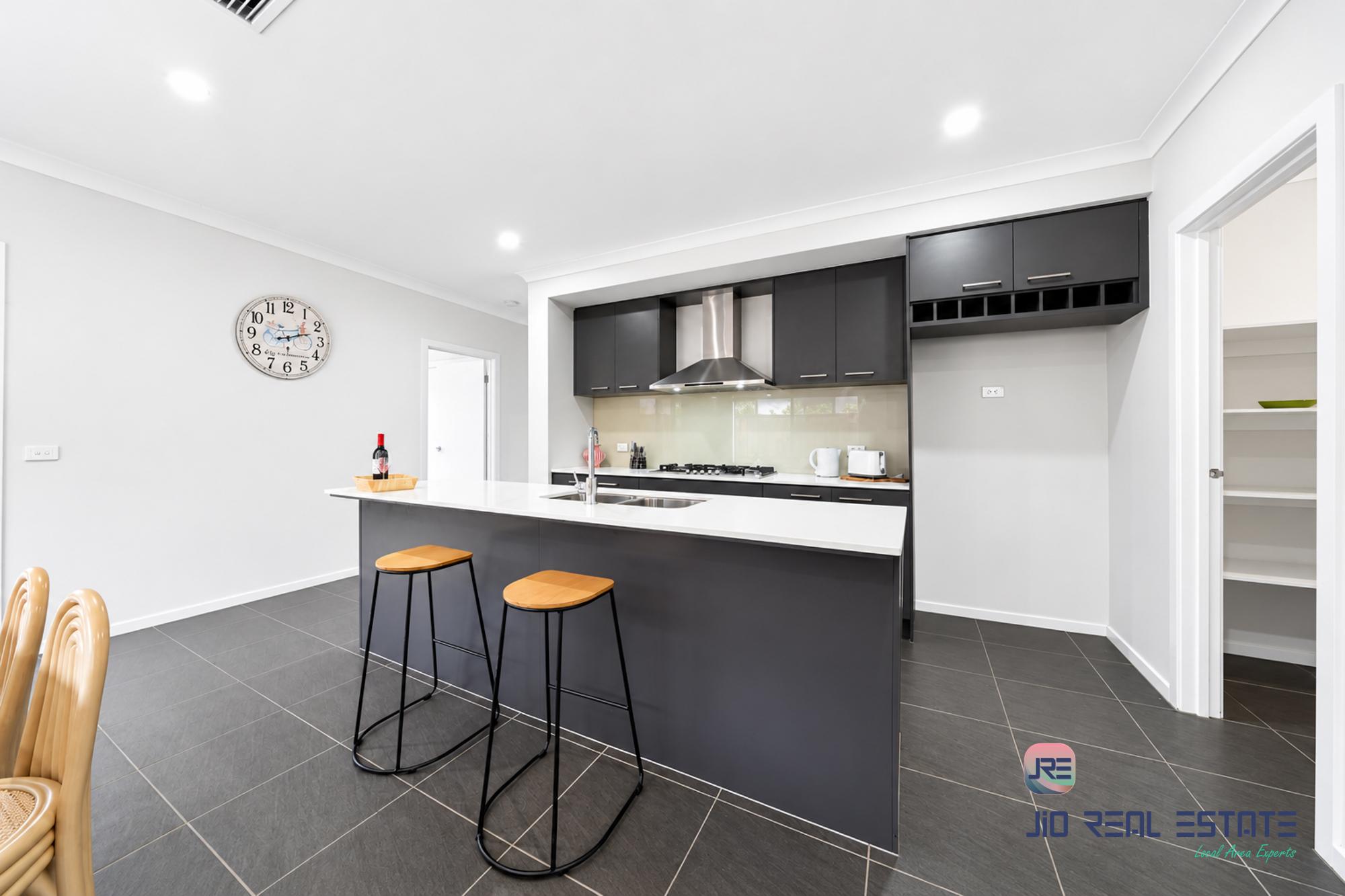 9 Petros Street, Fraser Rise VIC