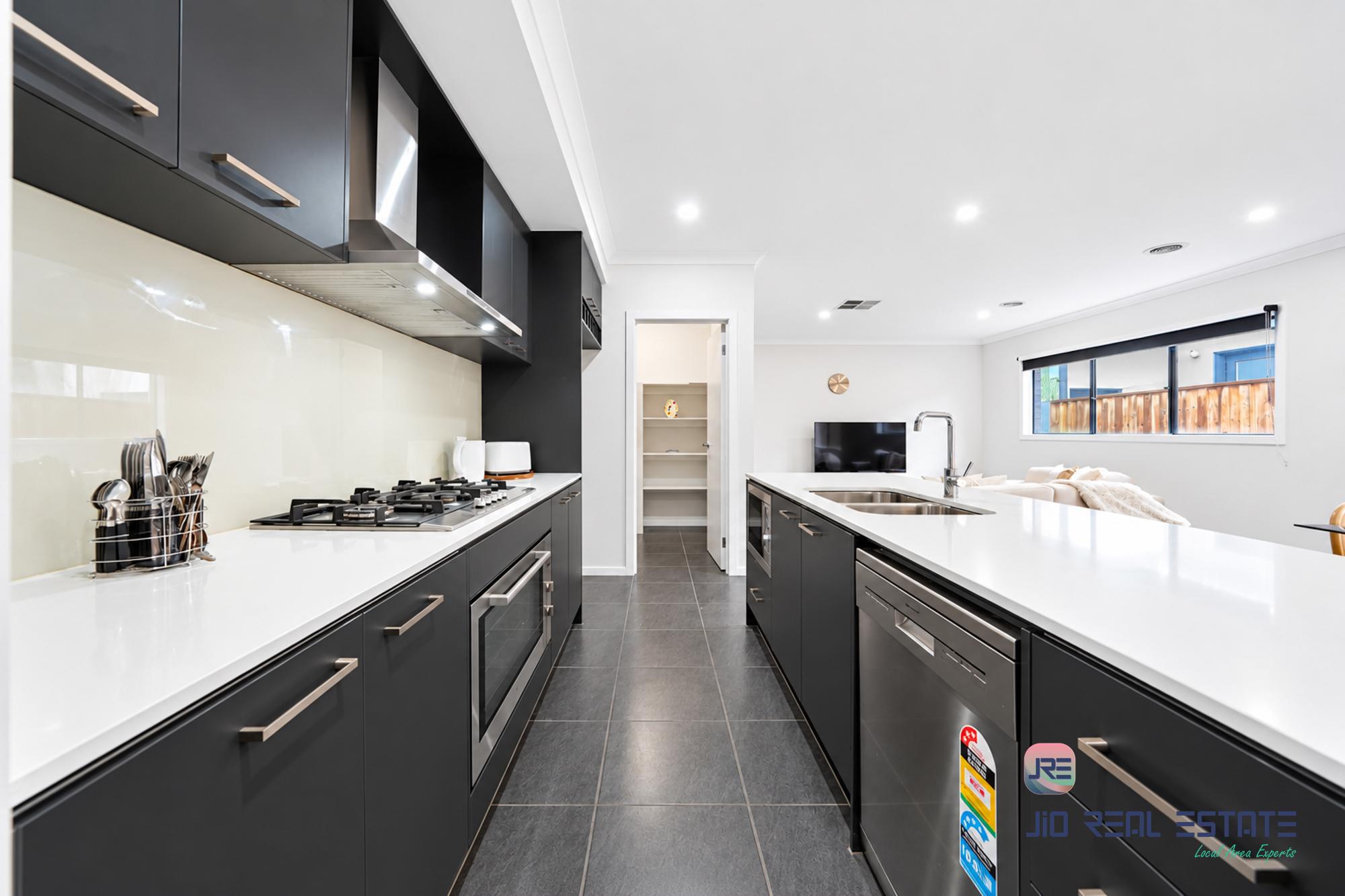 9 Petros Street, Fraser Rise VIC