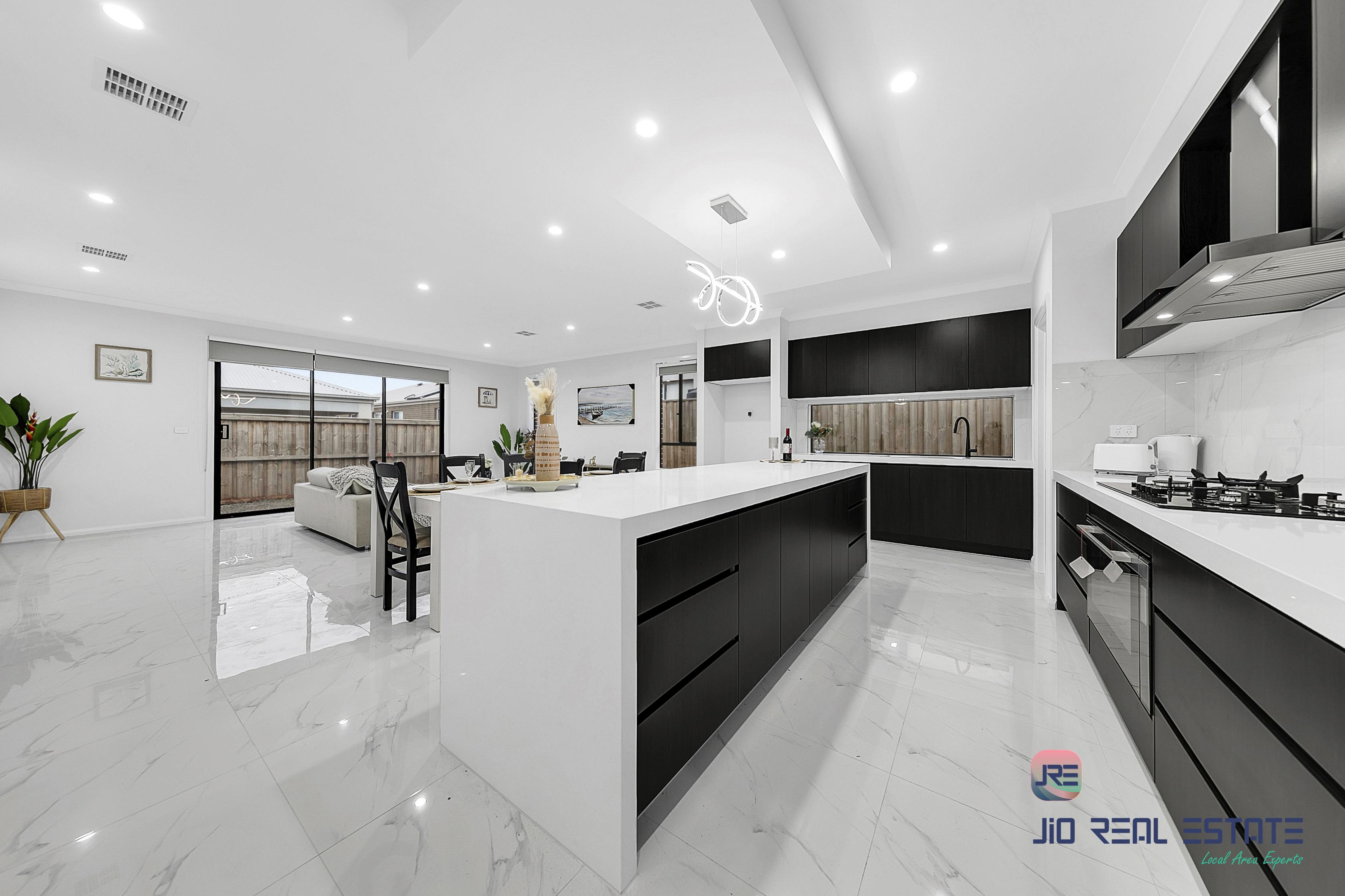 20 Dibiase Grove, Thornhill Park VIC