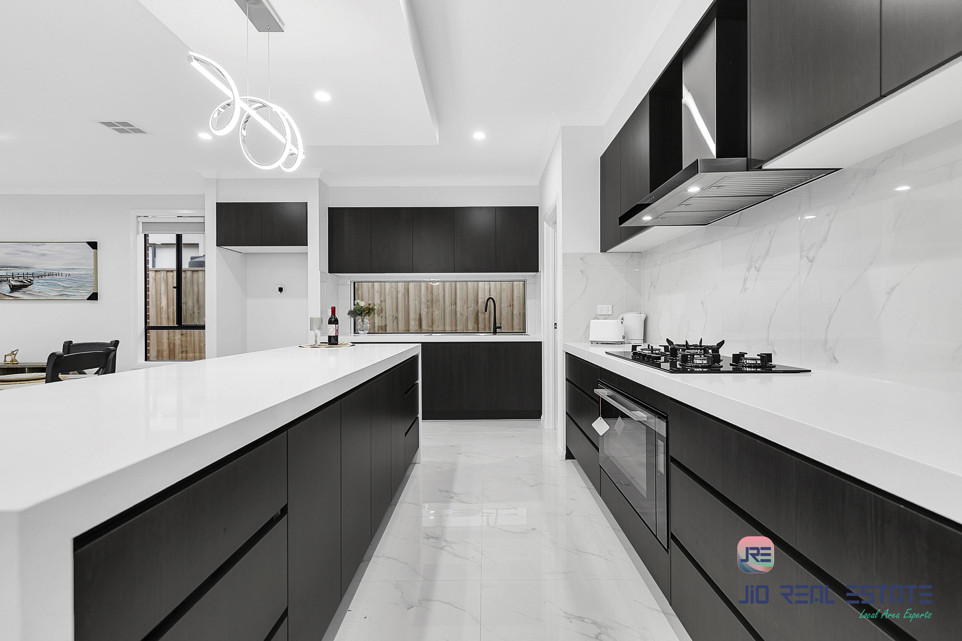 20 Dibiase Grove, Thornhill Park VIC