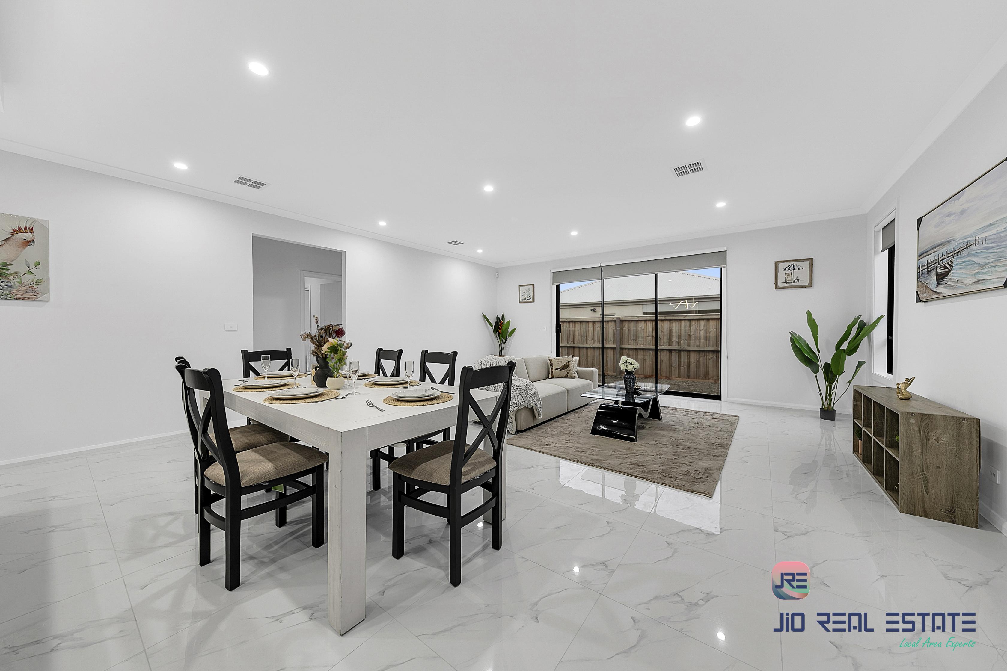 20 Dibiase Grove, Thornhill Park VIC