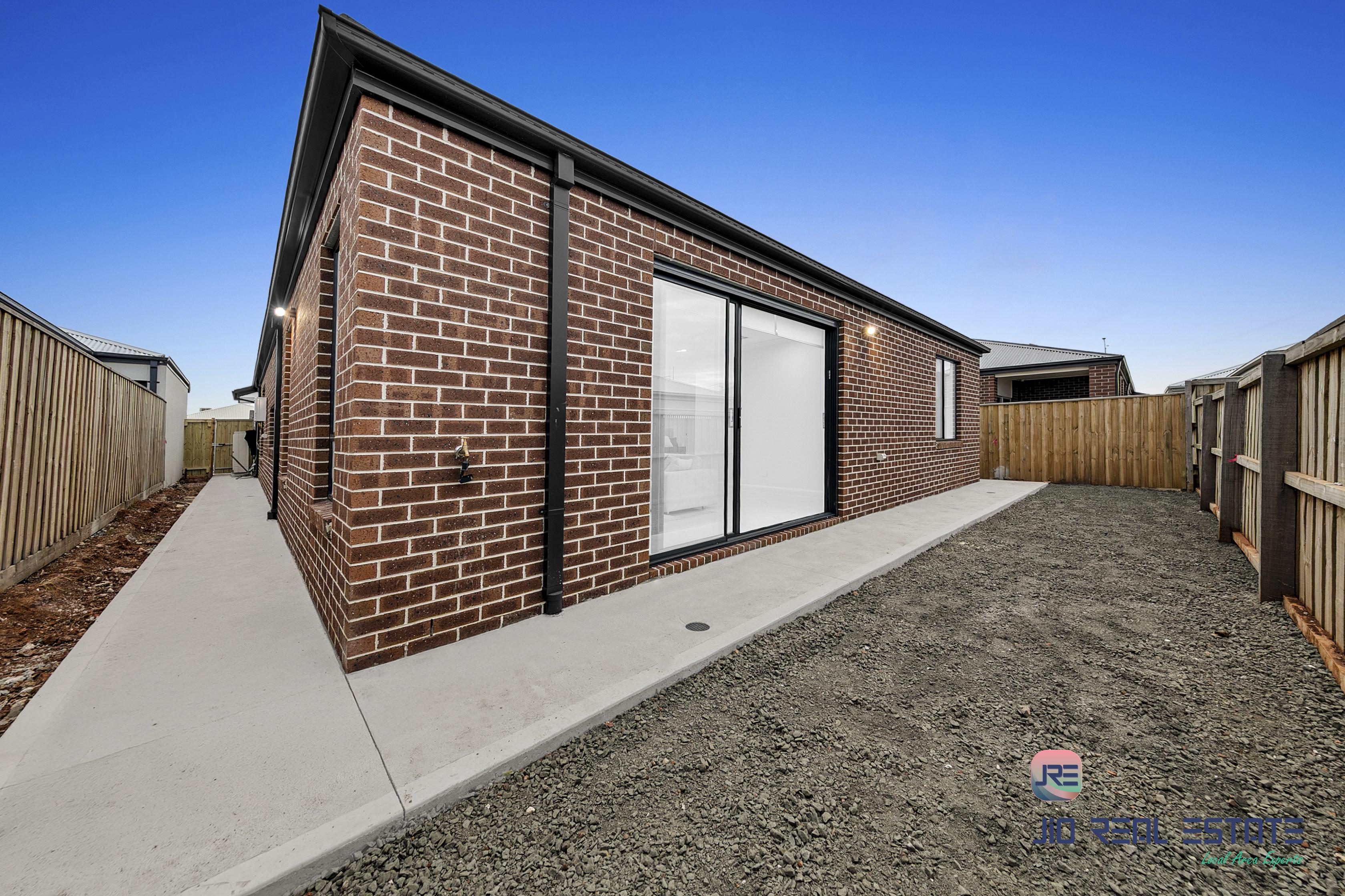 20 Dibiase Grove, Thornhill Park VIC