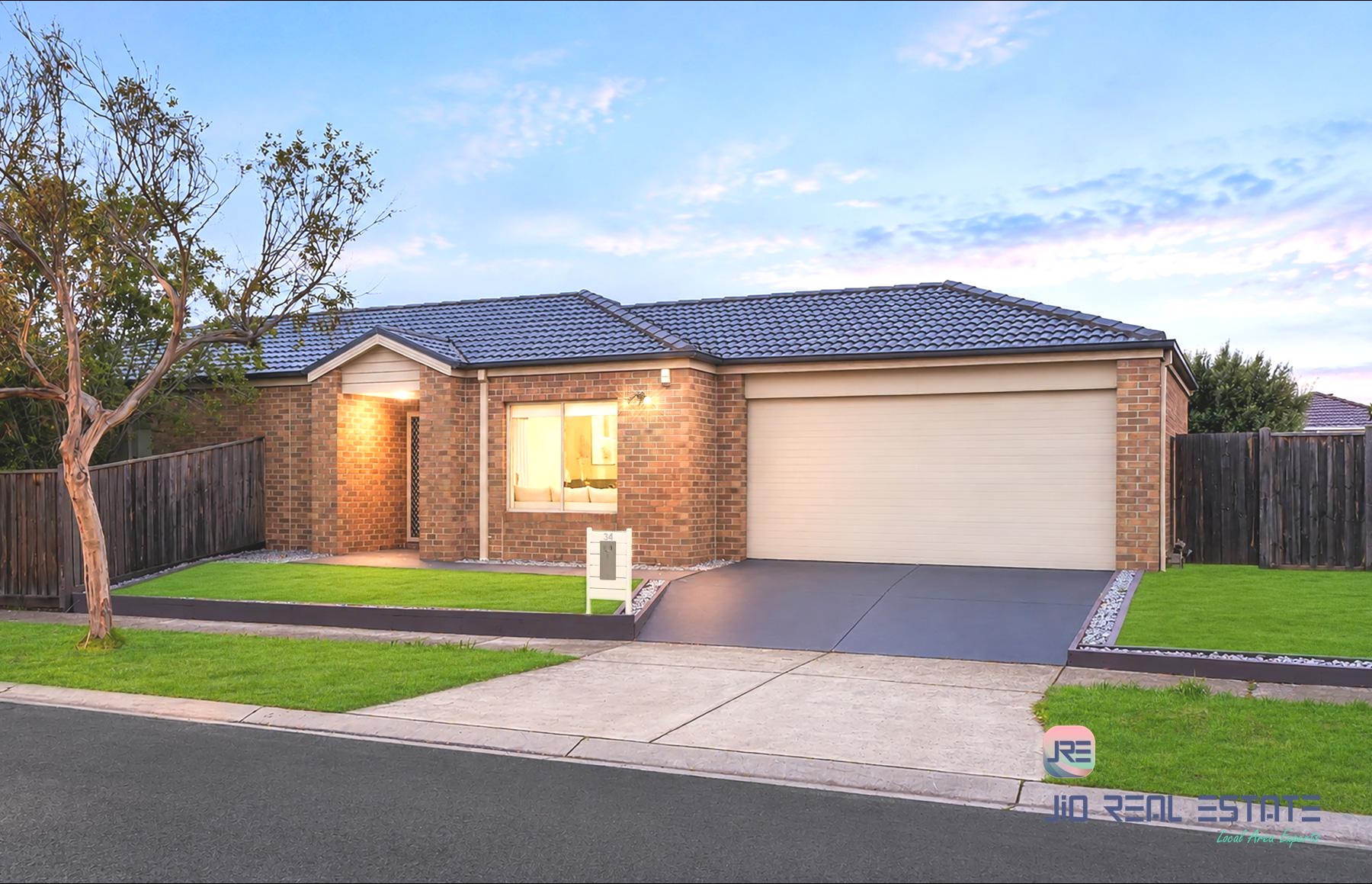 34 Lilyturf Drive, Tarneit VIC