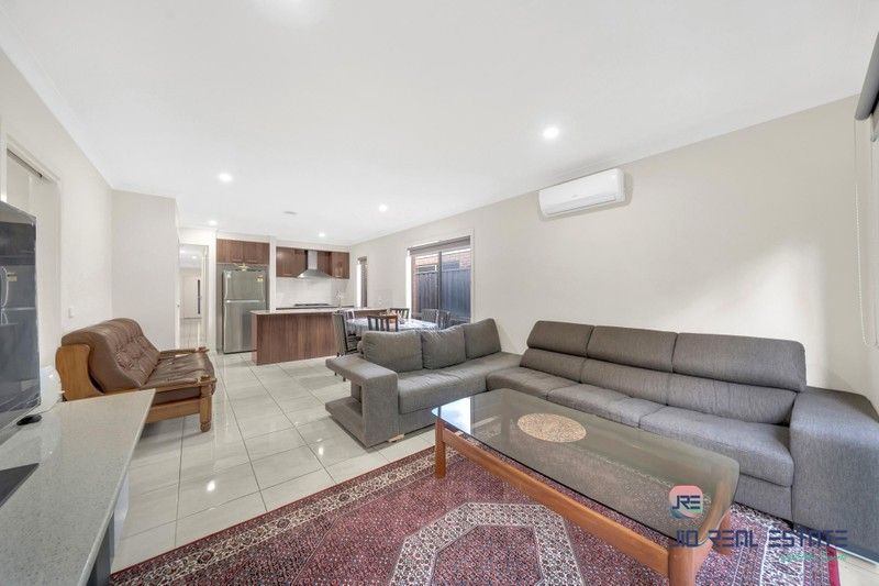 12 Edgware Street, Thornhill Park VIC