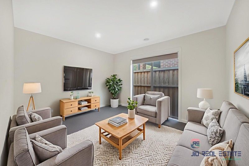 12 Edgware Street, Thornhill Park VIC