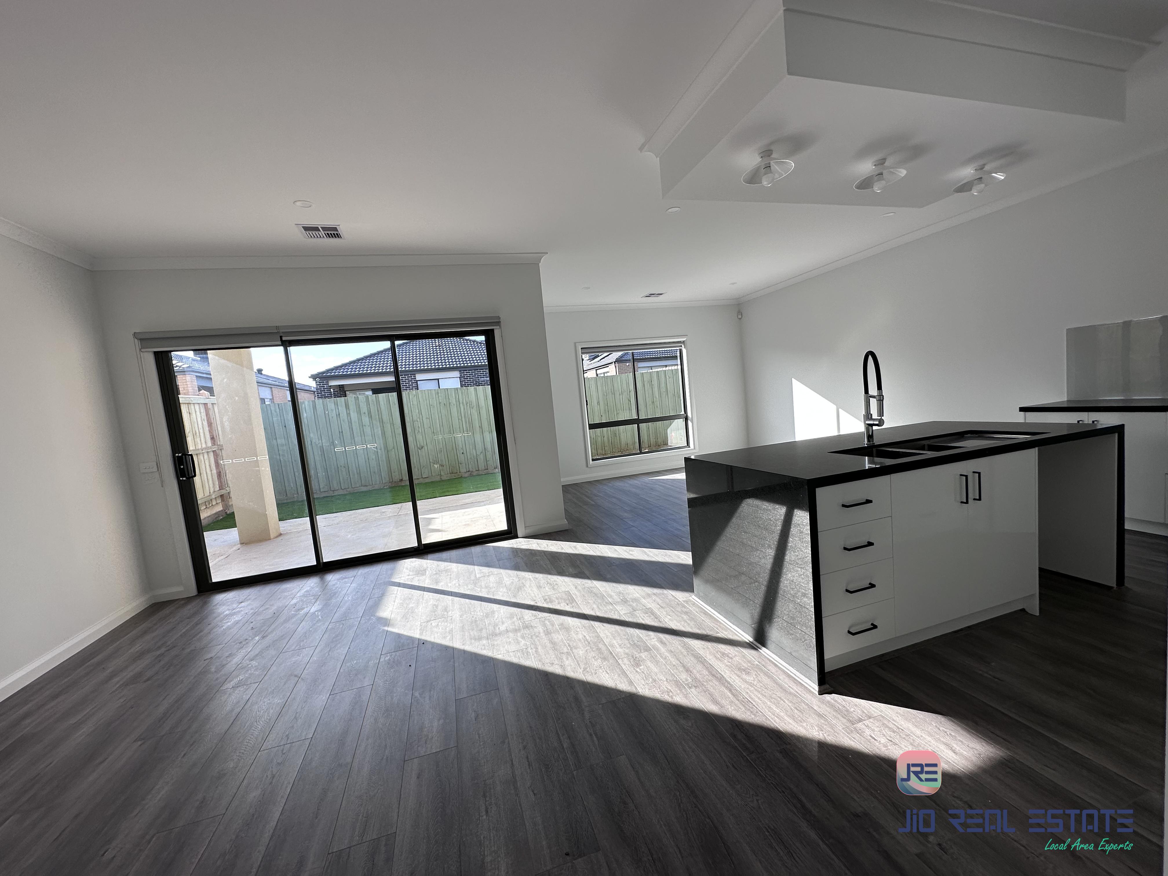 24 Shelterbelt Avenue, Weir Views VIC