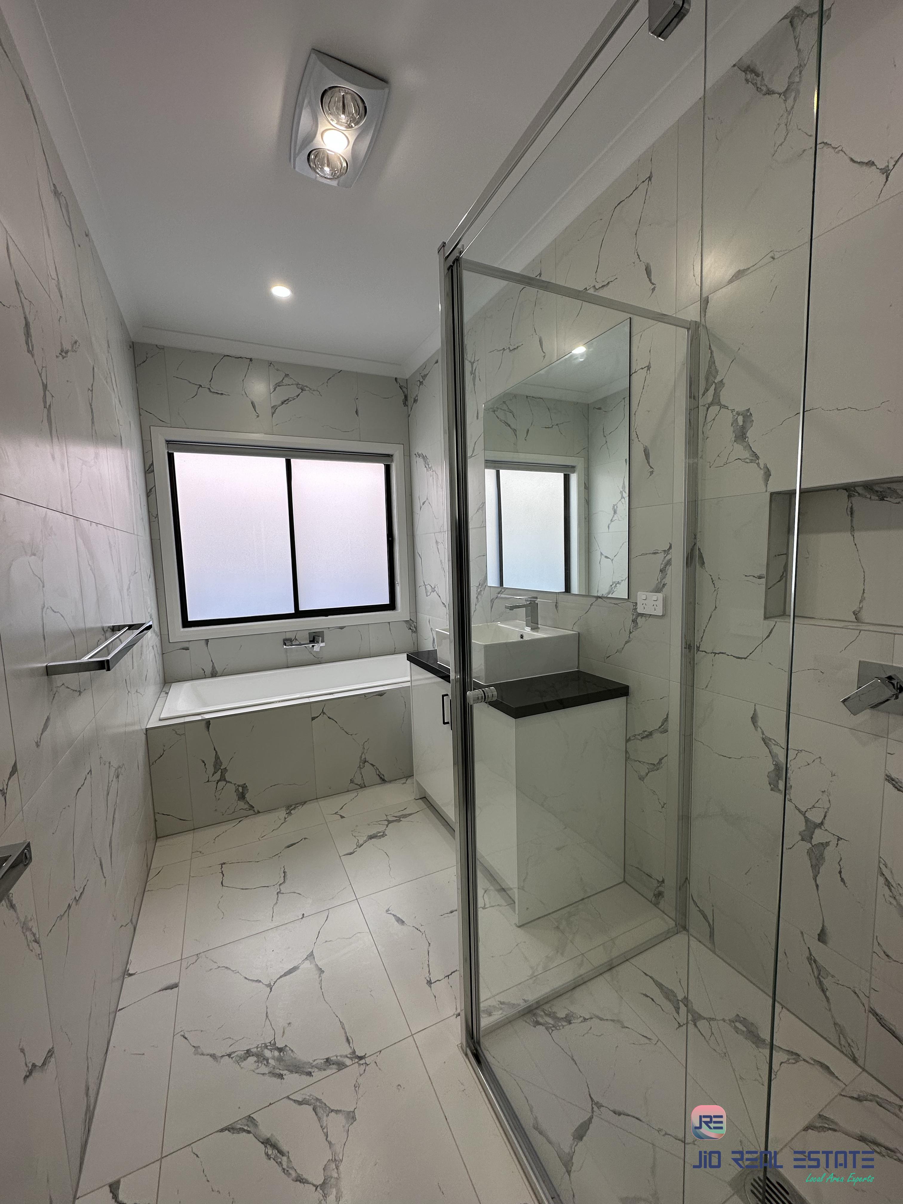 24 Shelterbelt Avenue, Weir Views VIC