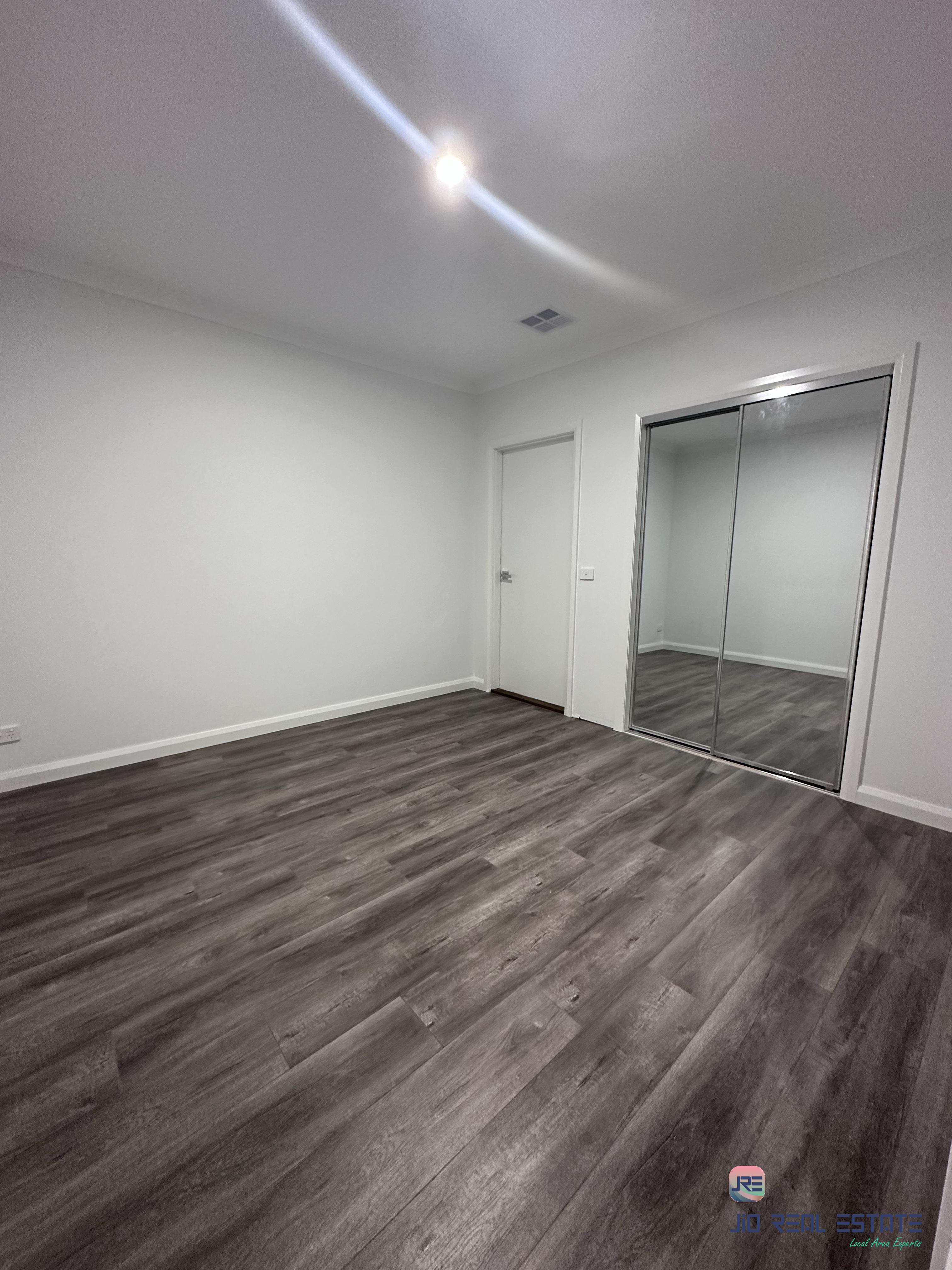 8 Dev Terrace, Rockbank VIC