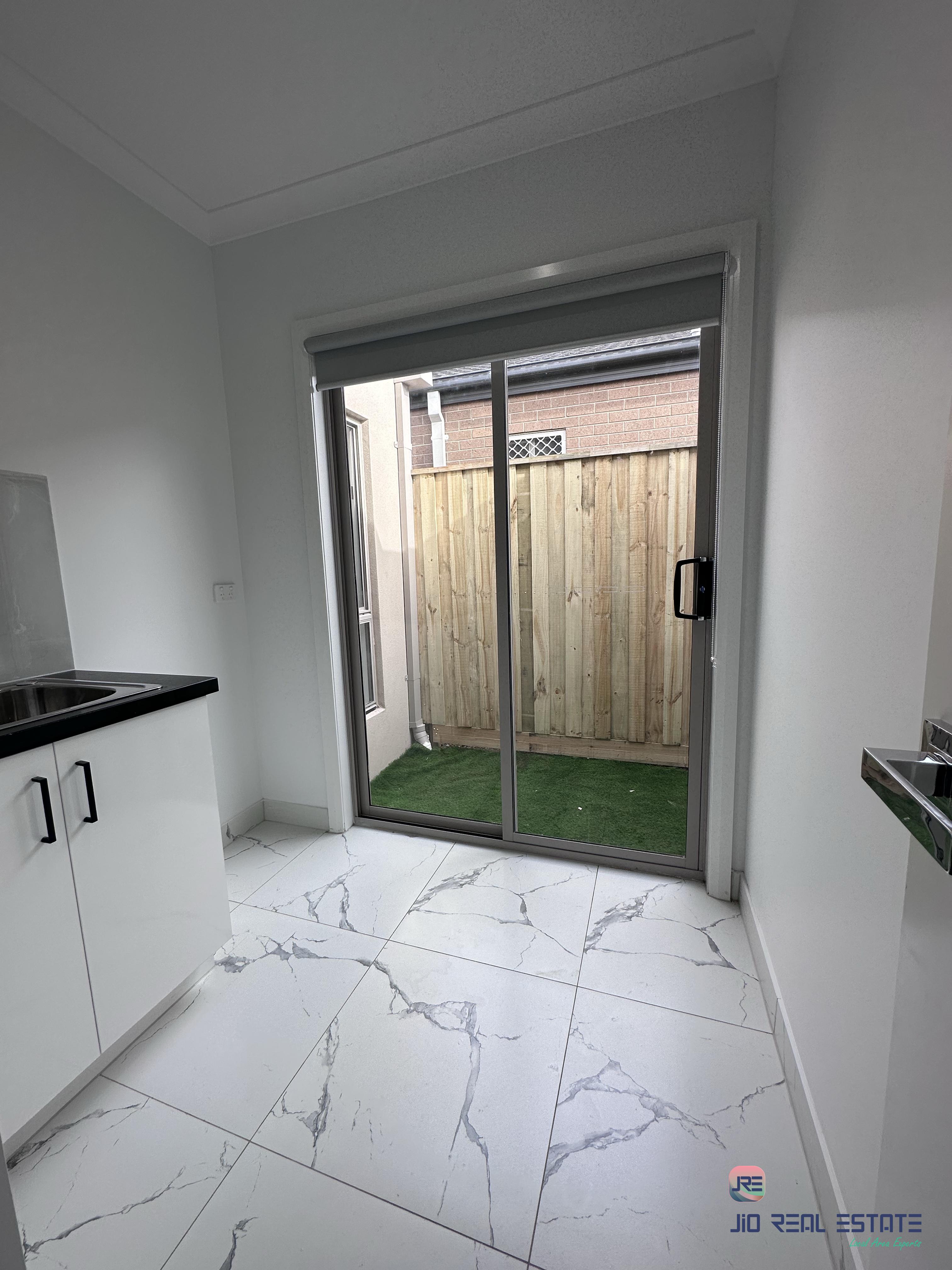 8 Dev Terrace, Rockbank VIC