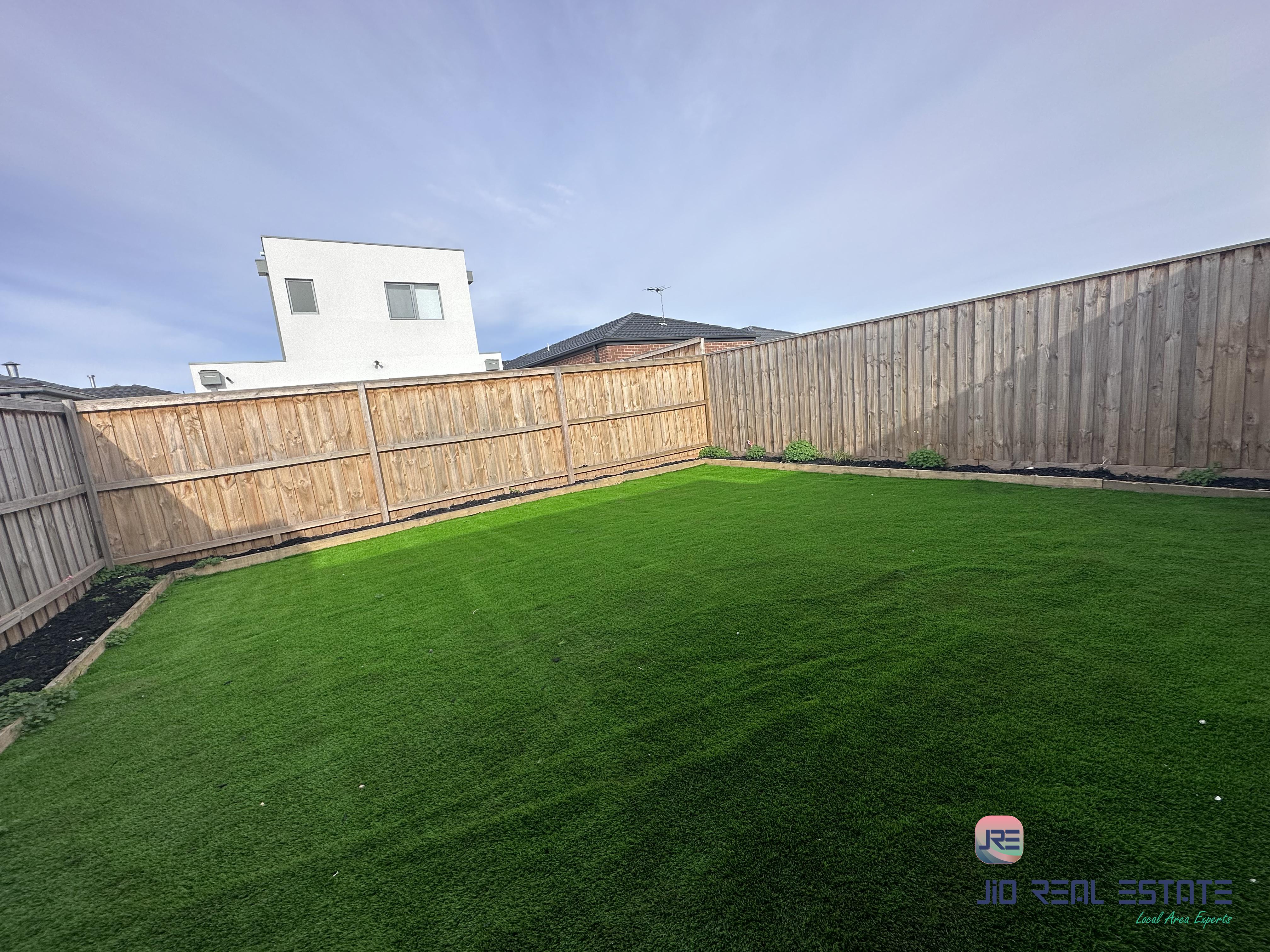 8 Dev Terrace, Rockbank VIC