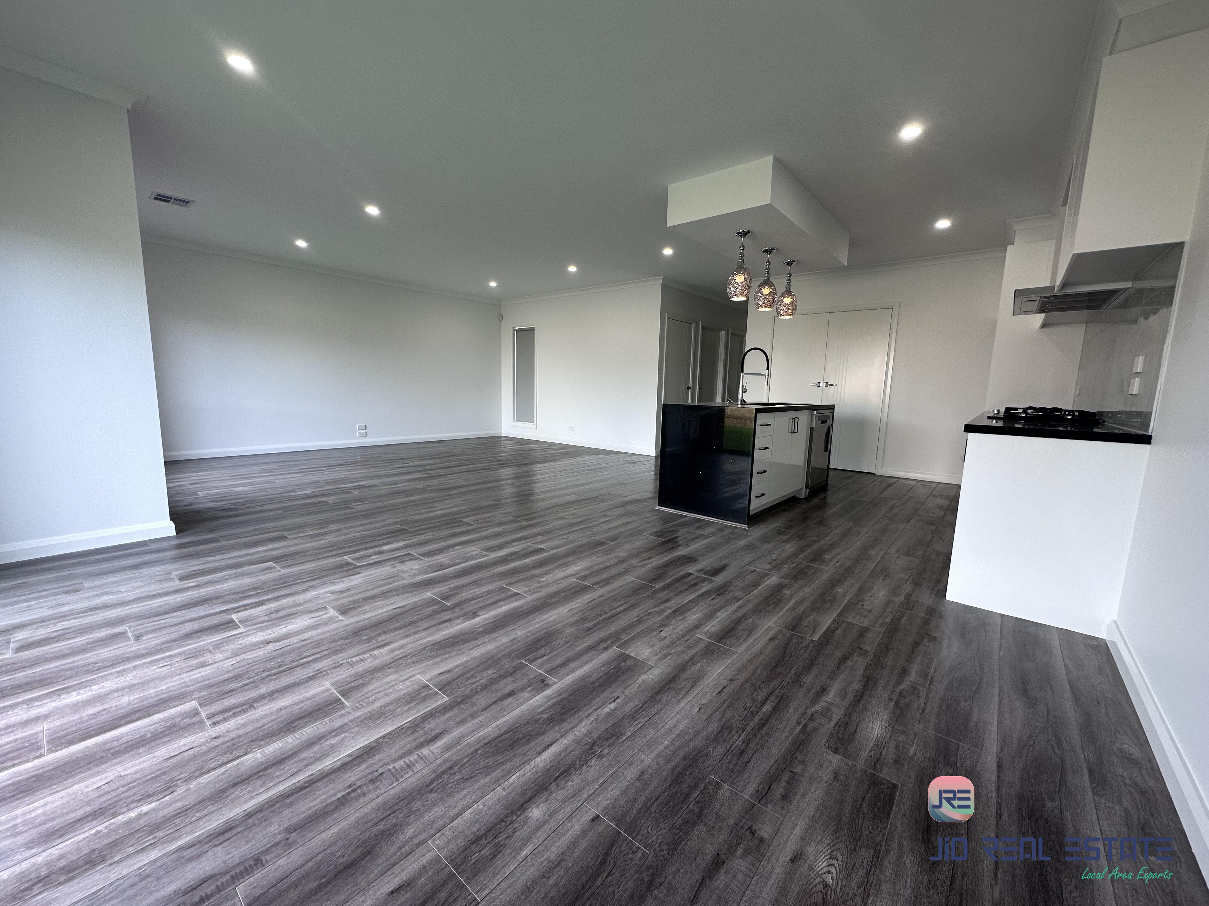 8 Dev Terrace, Rockbank VIC