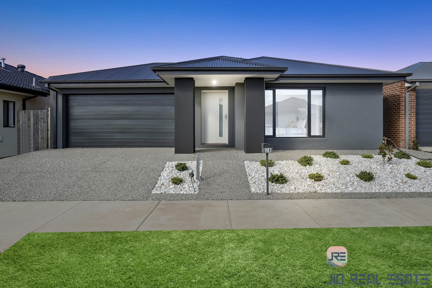 28 Houston Drive, Thornhill Park VIC