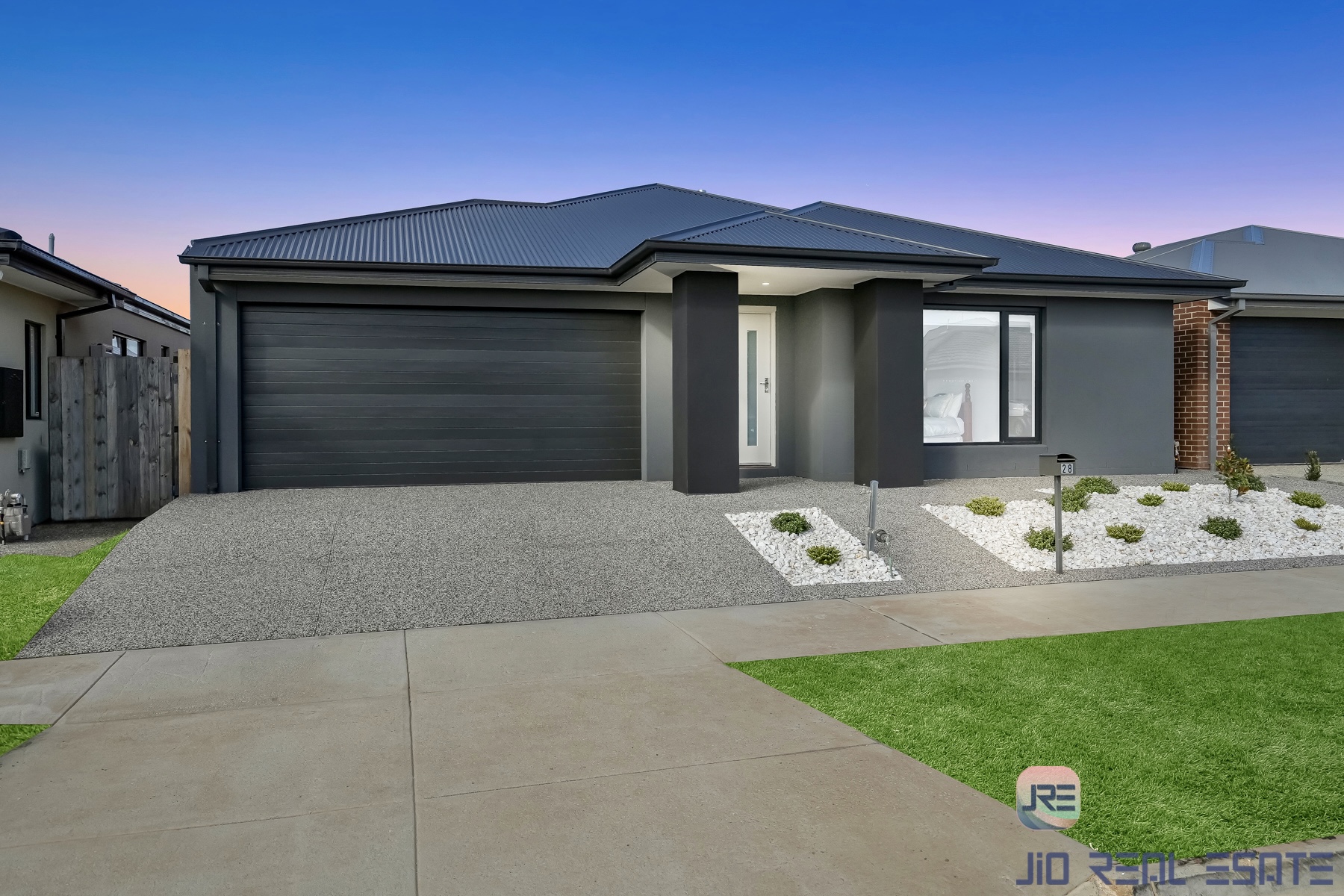 28 Houston Drive, Thornhill Park VIC