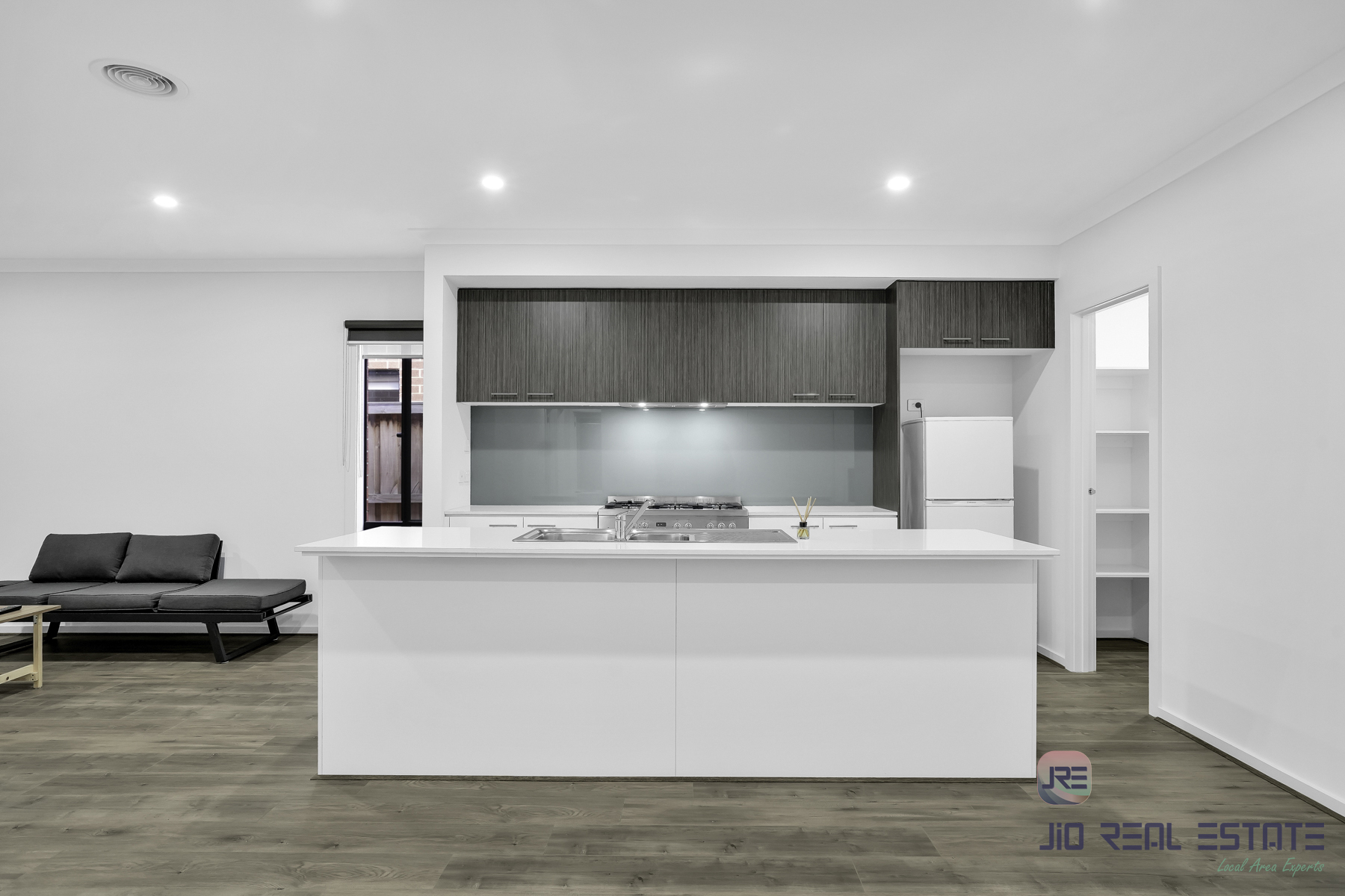 28 Houston Drive, Thornhill Park VIC