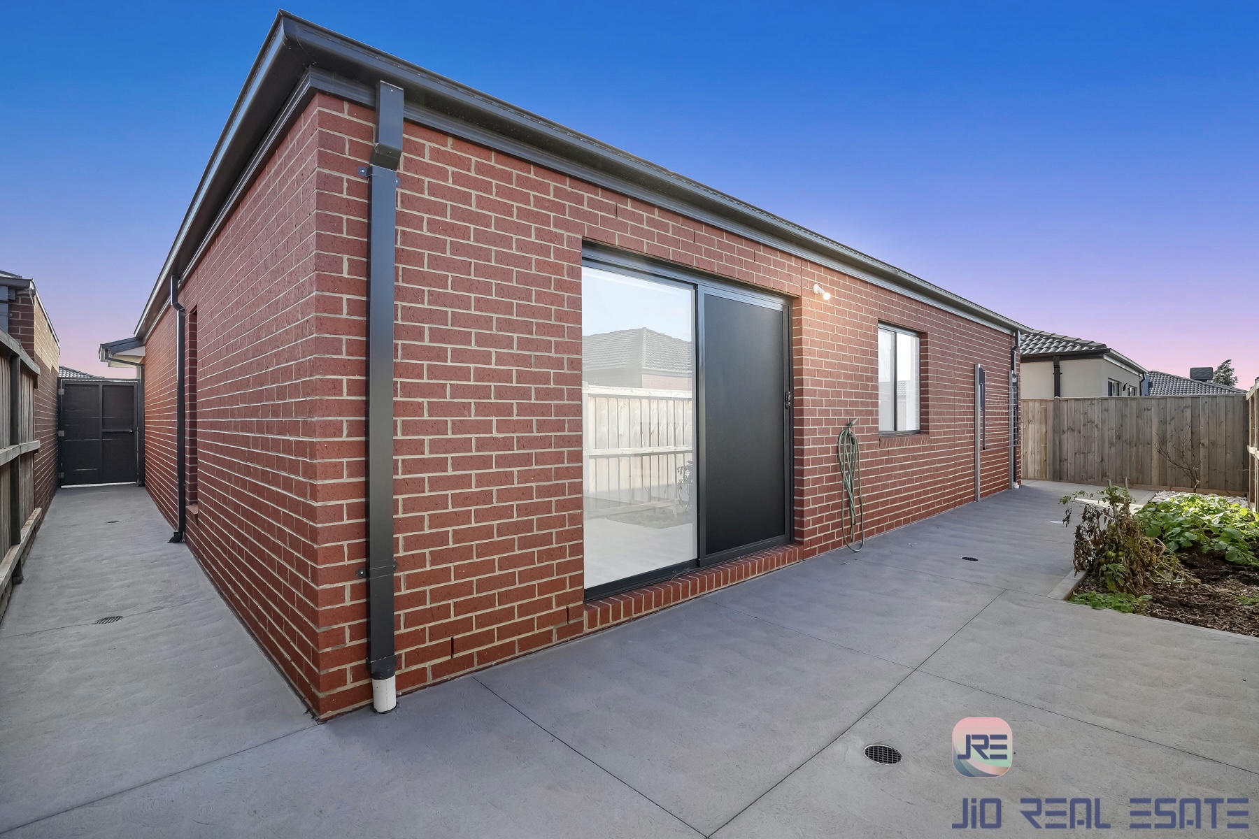 28 Houston Drive, Thornhill Park VIC