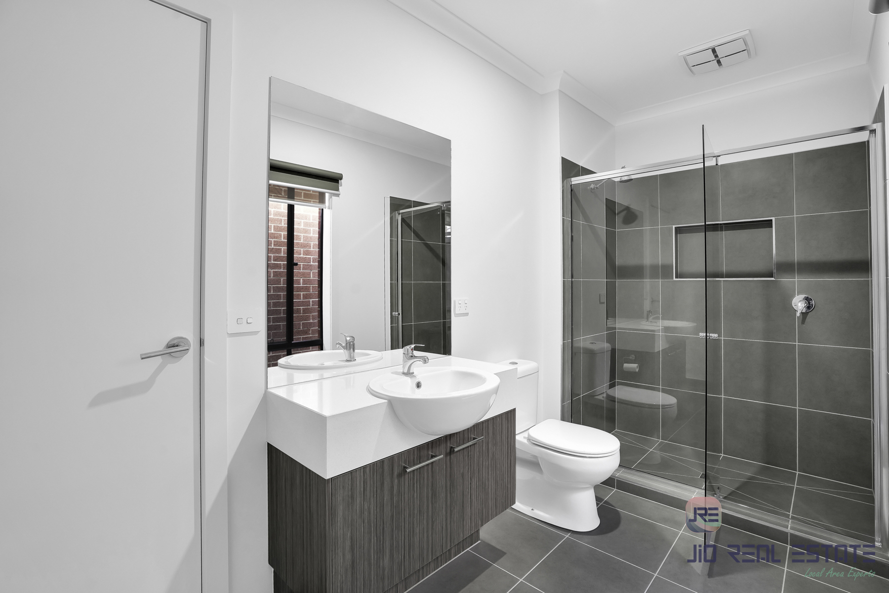 28 Houston Drive, Thornhill Park VIC