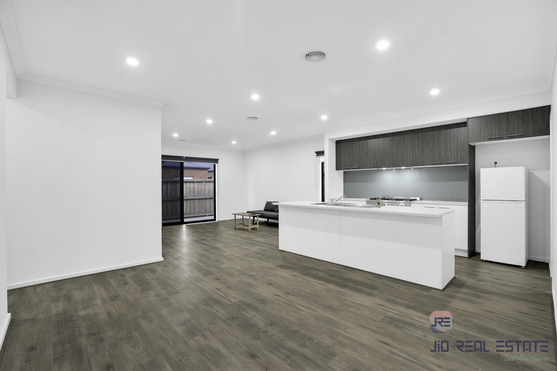 28 Houston Drive, Thornhill Park VIC