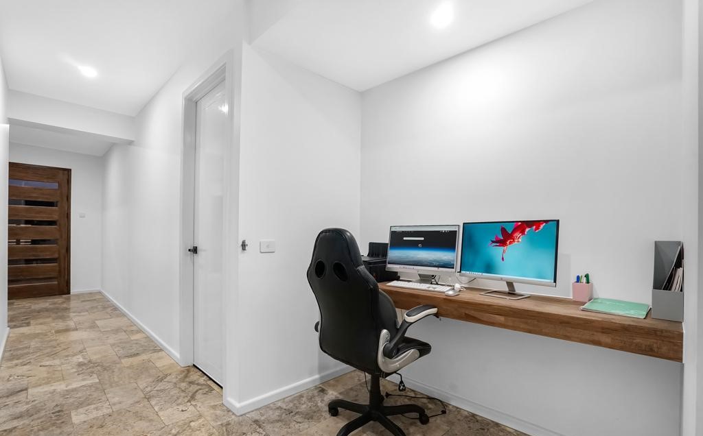 8 Sadie Avenue, Thornhill Park VIC