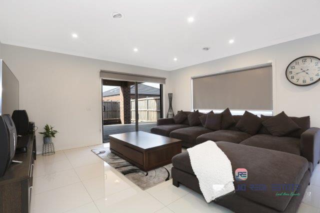 10 Fergus Street, Thornhill Park VIC