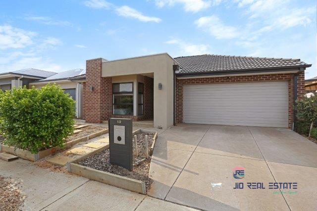 10 Fergus Street, Thornhill Park VIC