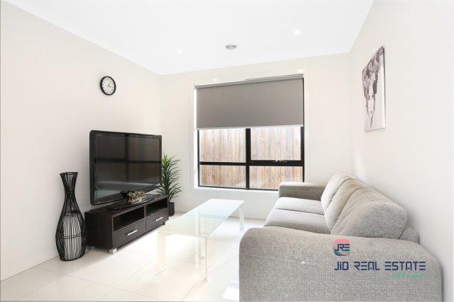 10 Fergus Street, Thornhill Park VIC