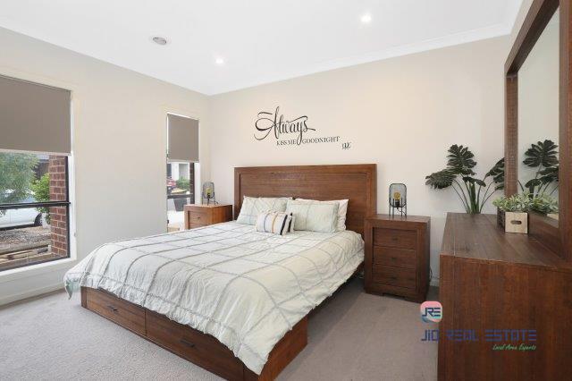 10 Fergus Street, Thornhill Park VIC