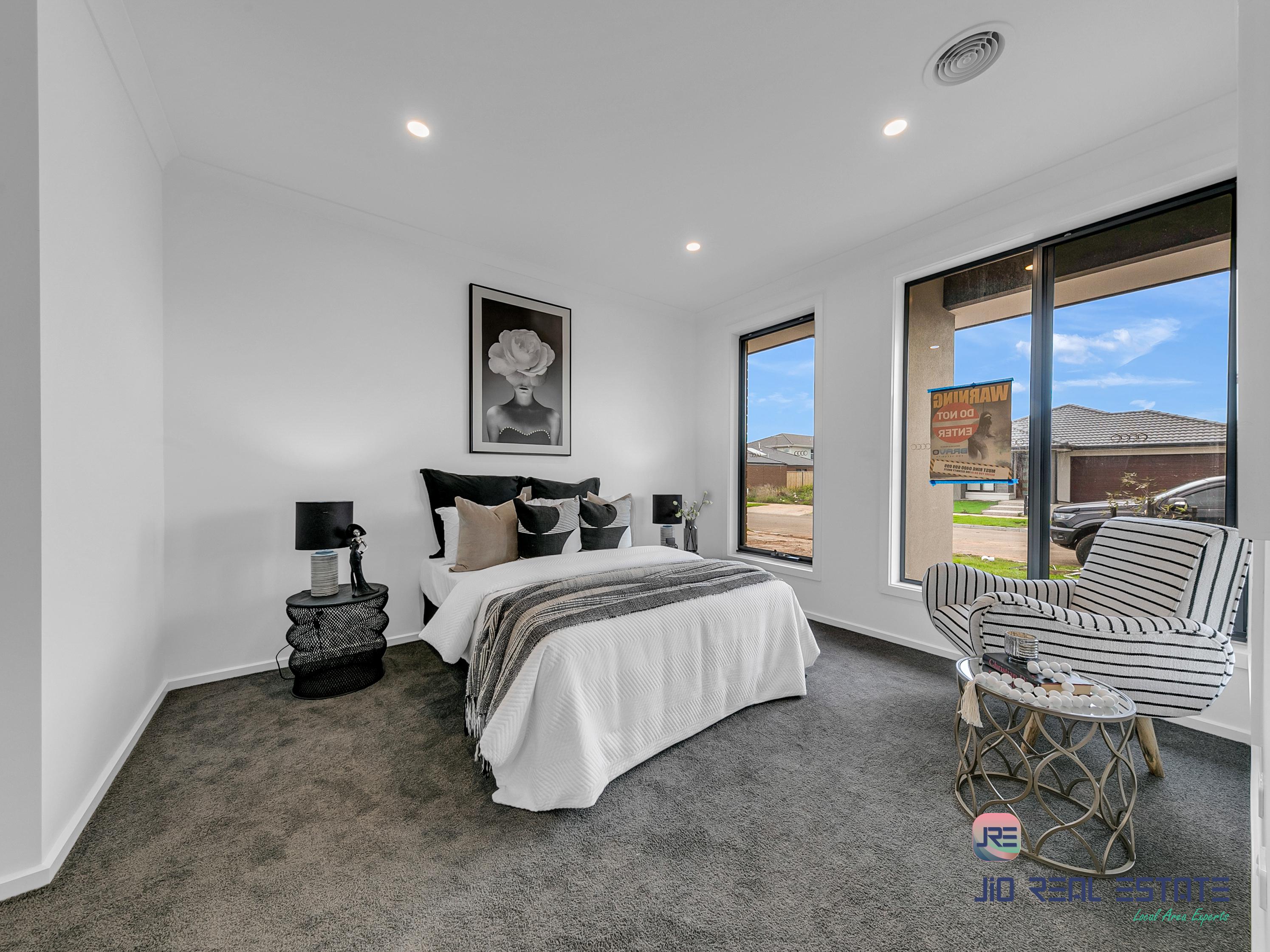 13 Hutton Street, Deanside VIC