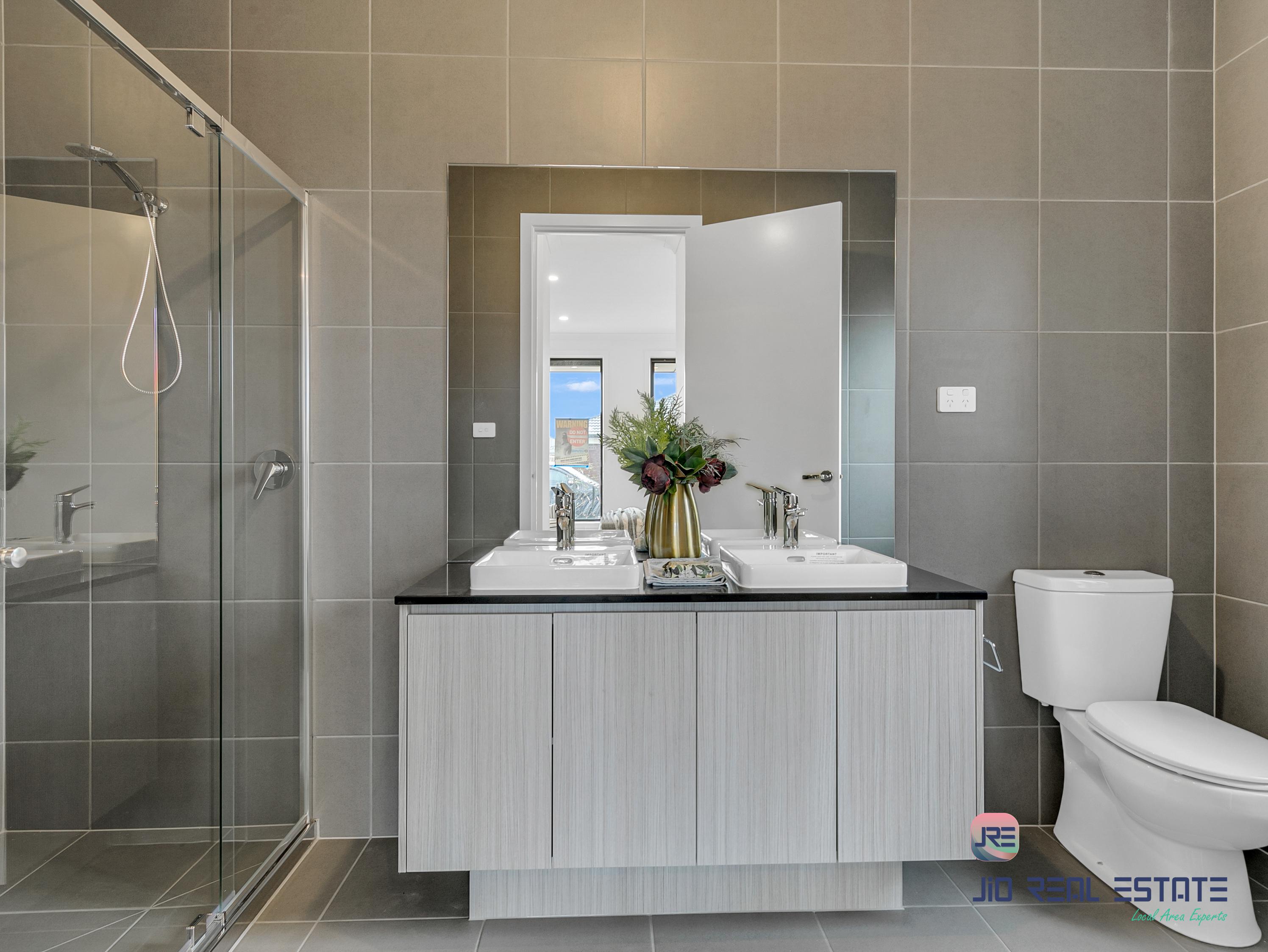 13 Hutton Street, Deanside VIC