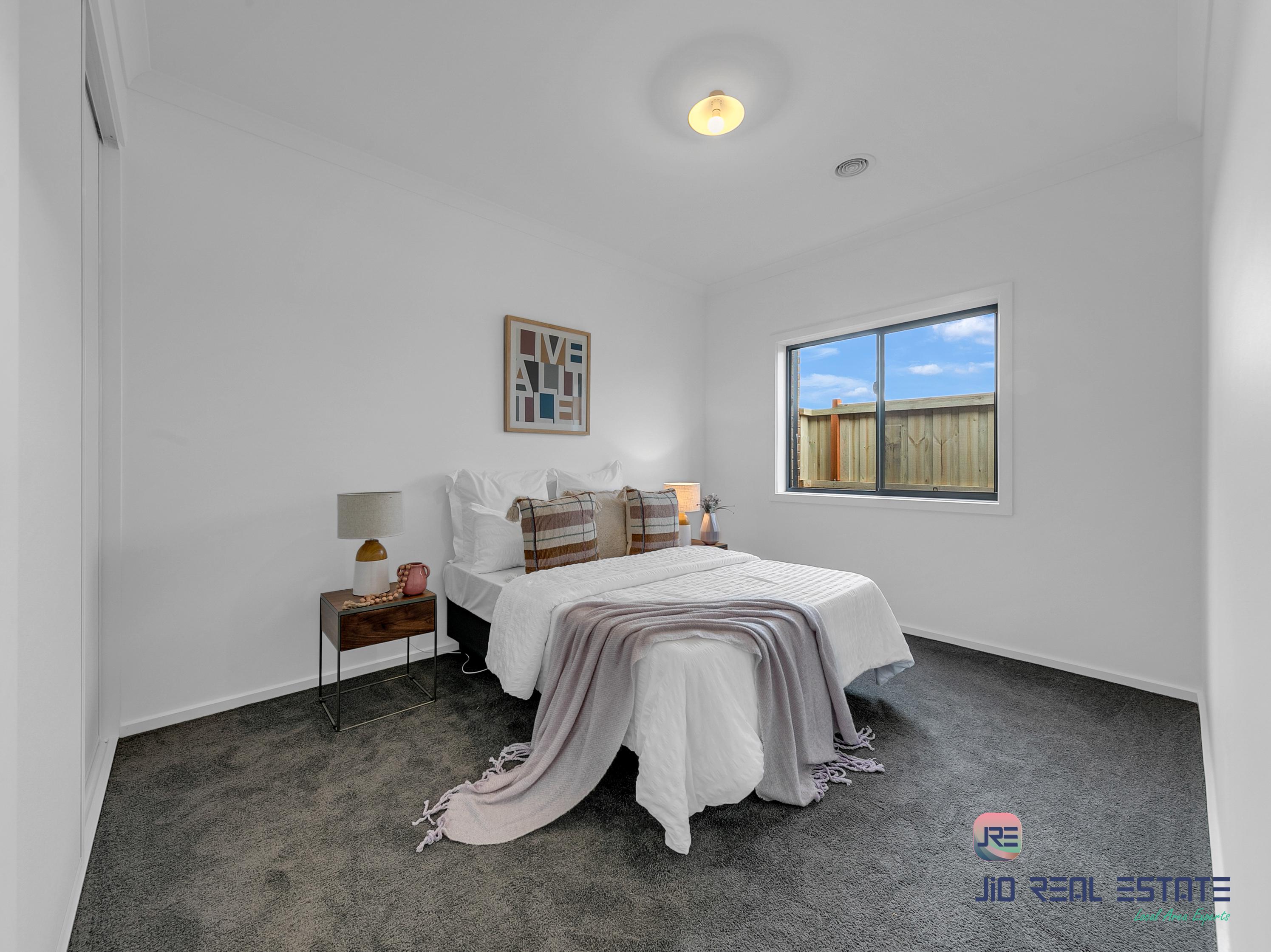 13 Hutton Street, Deanside VIC