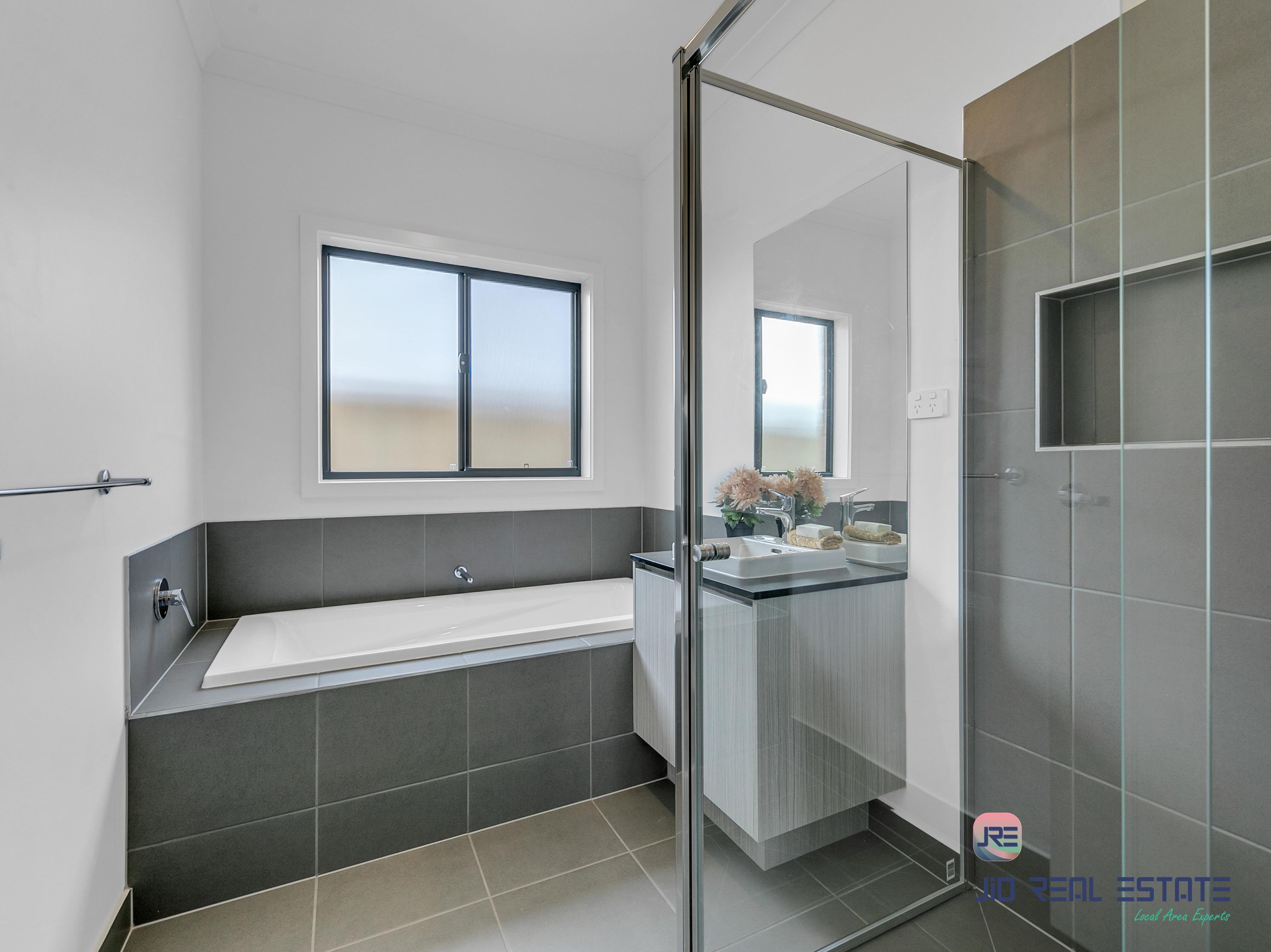 13 Hutton Street, Deanside VIC