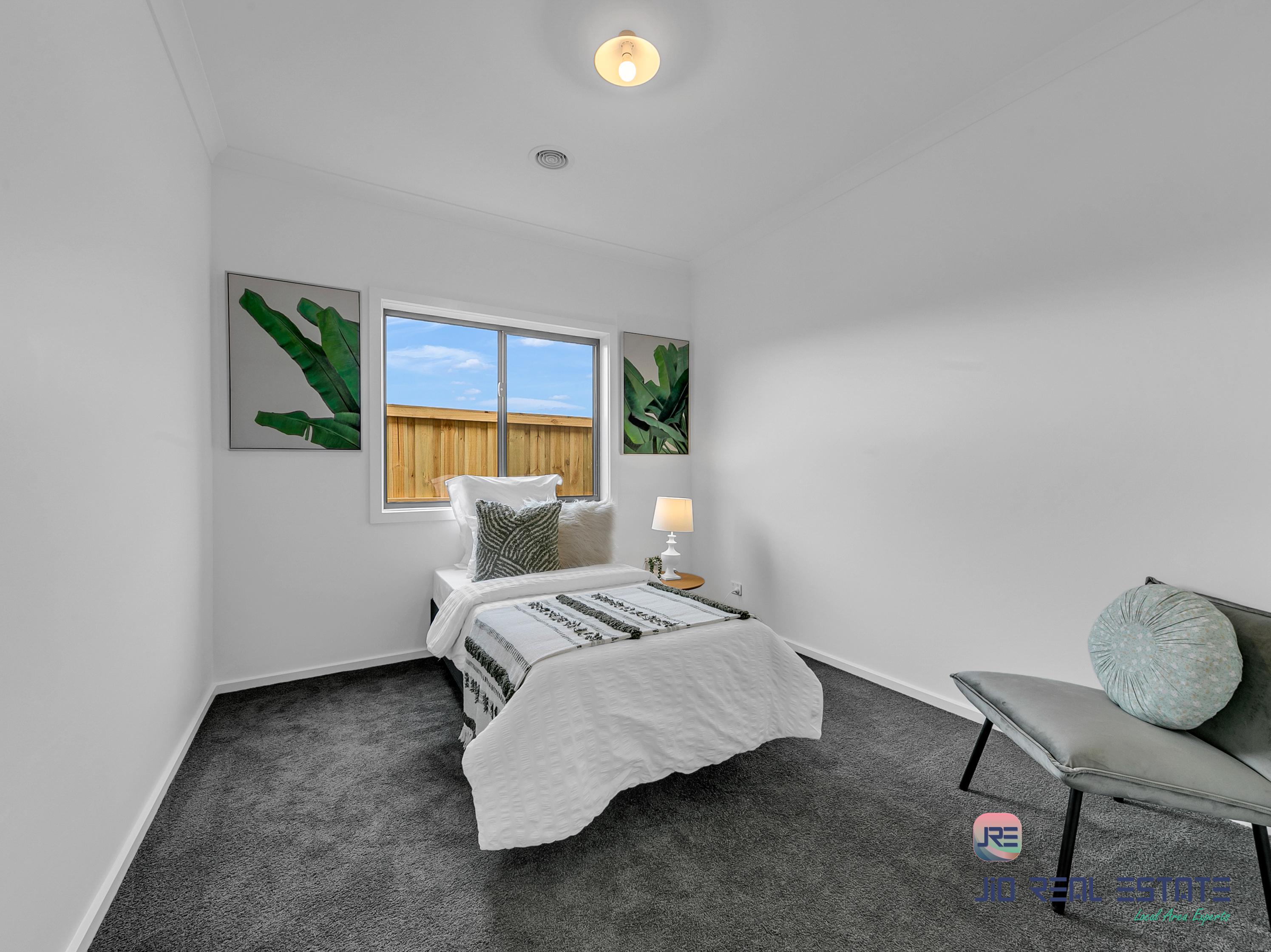 13 Hutton Street, Deanside VIC