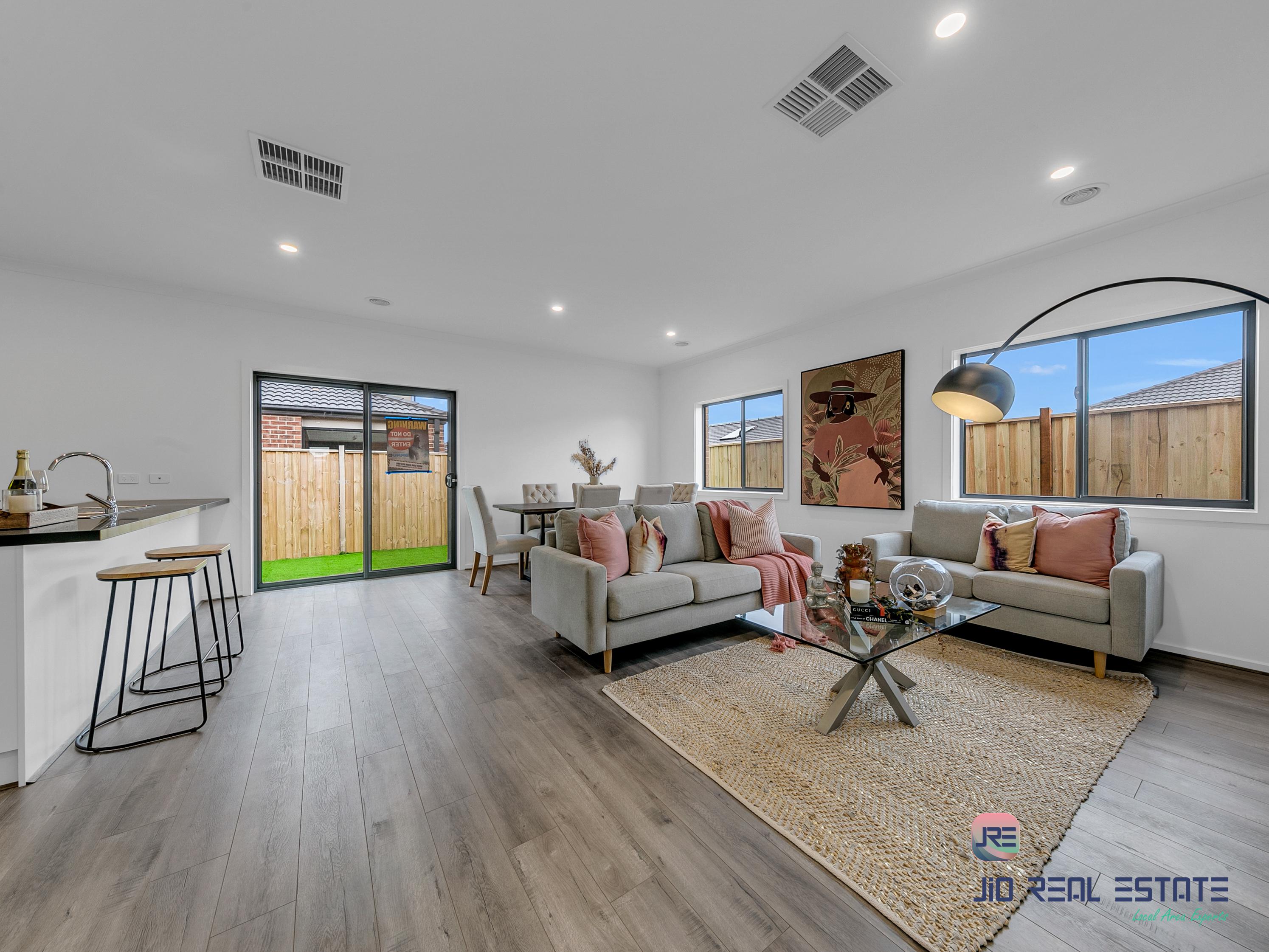 13 Hutton Street, Deanside VIC