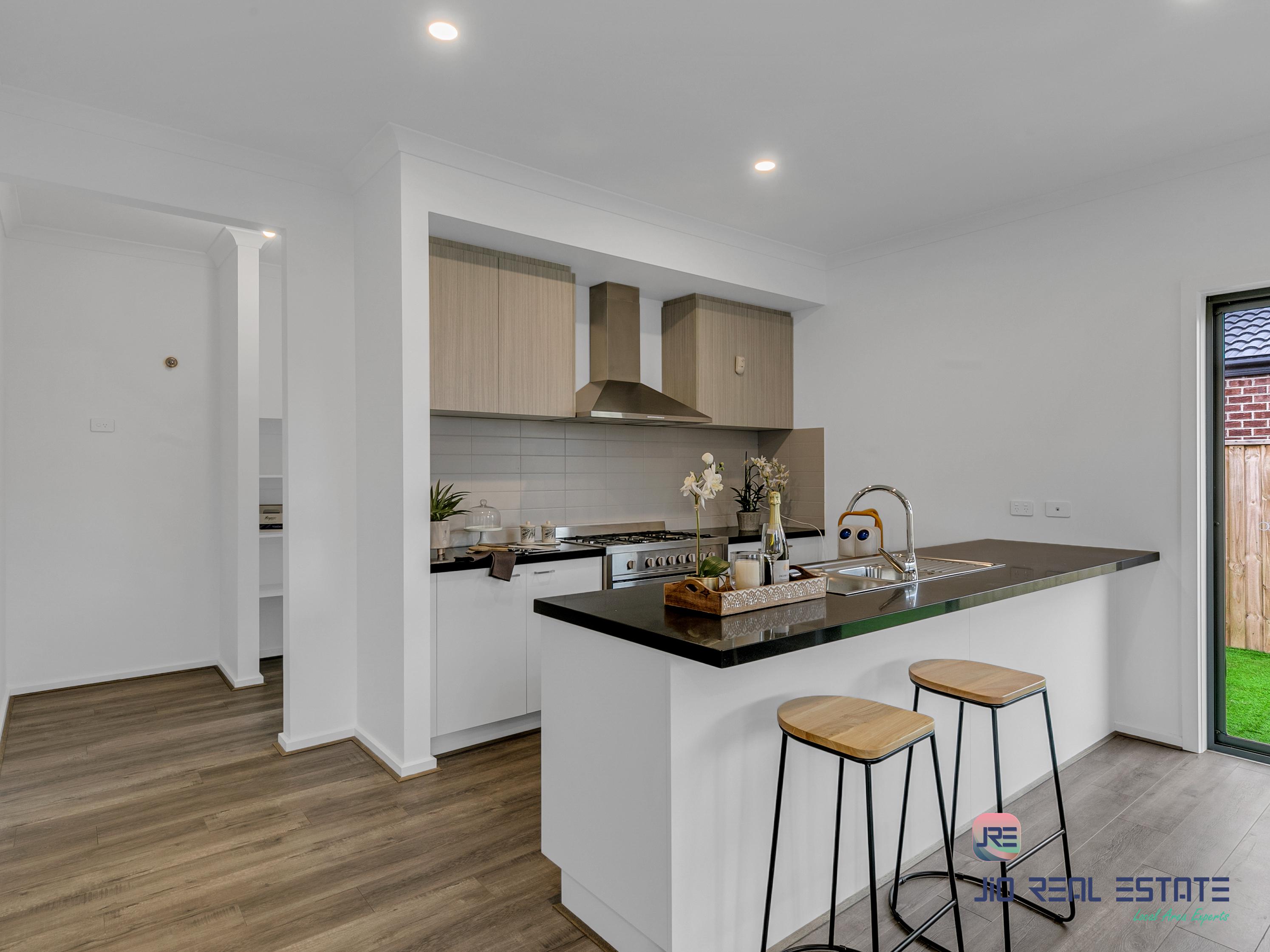 13 Hutton Street, Deanside VIC