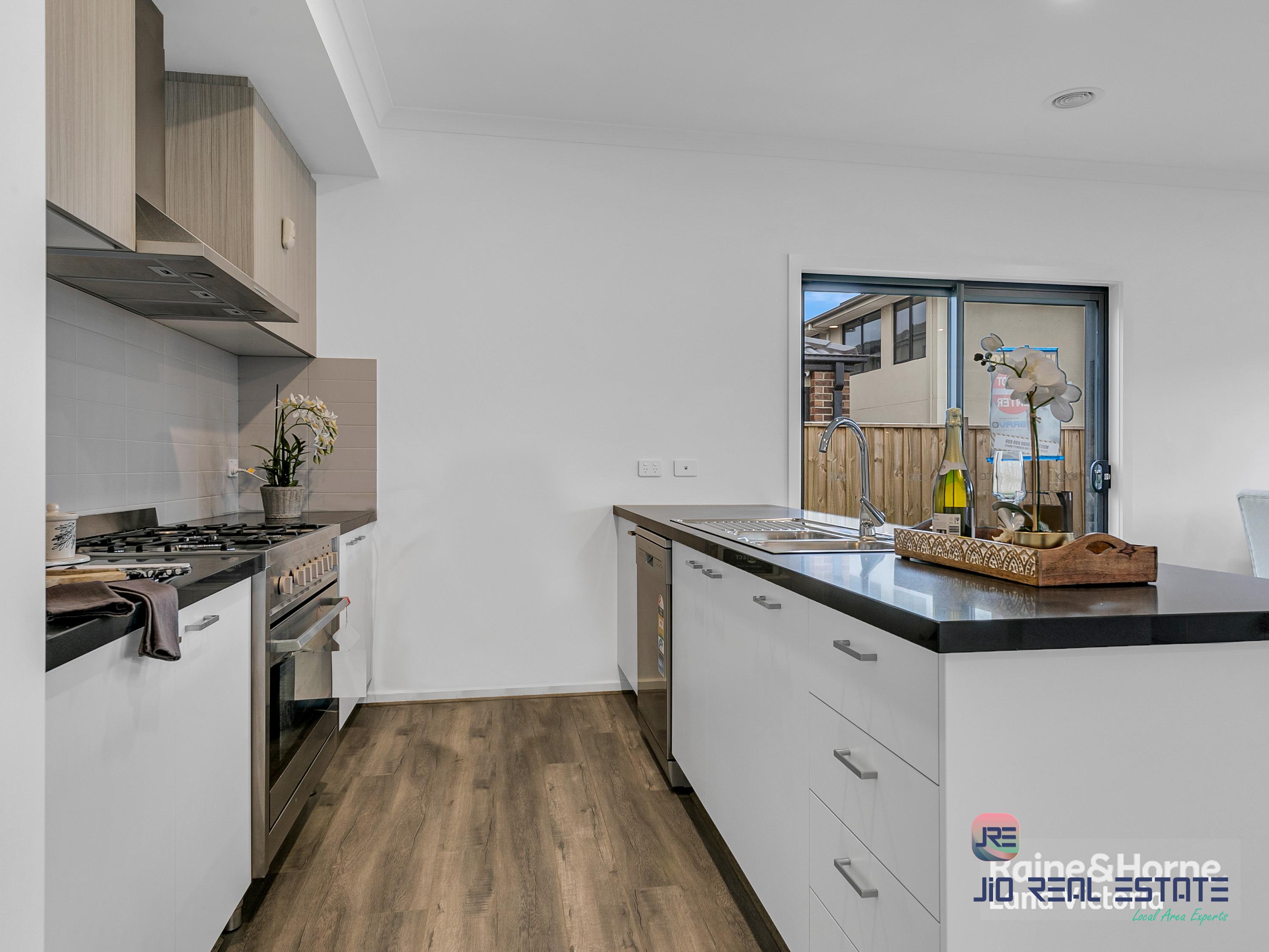 13 Hutton Street, Deanside VIC