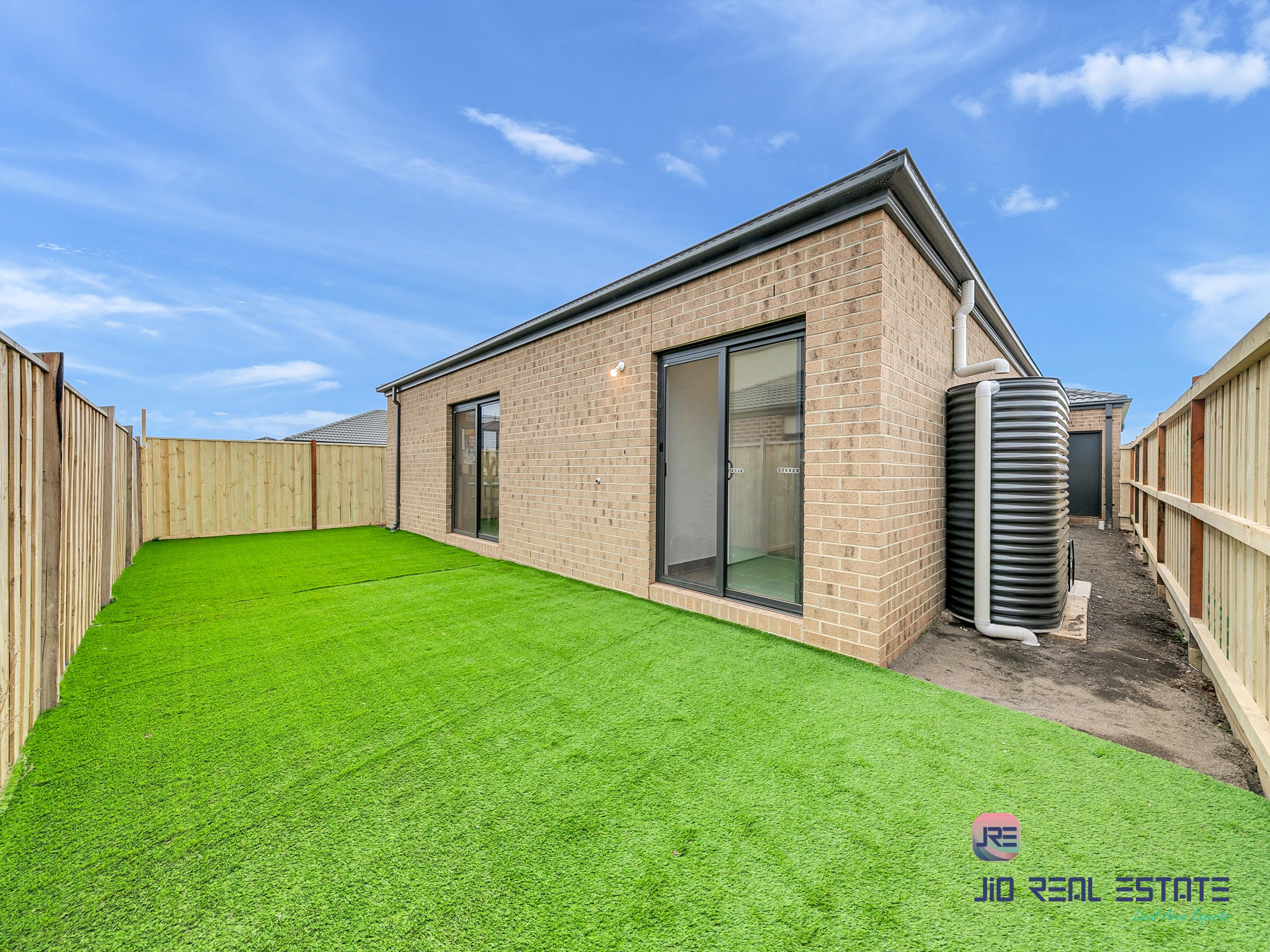 13 Hutton Street, Deanside VIC