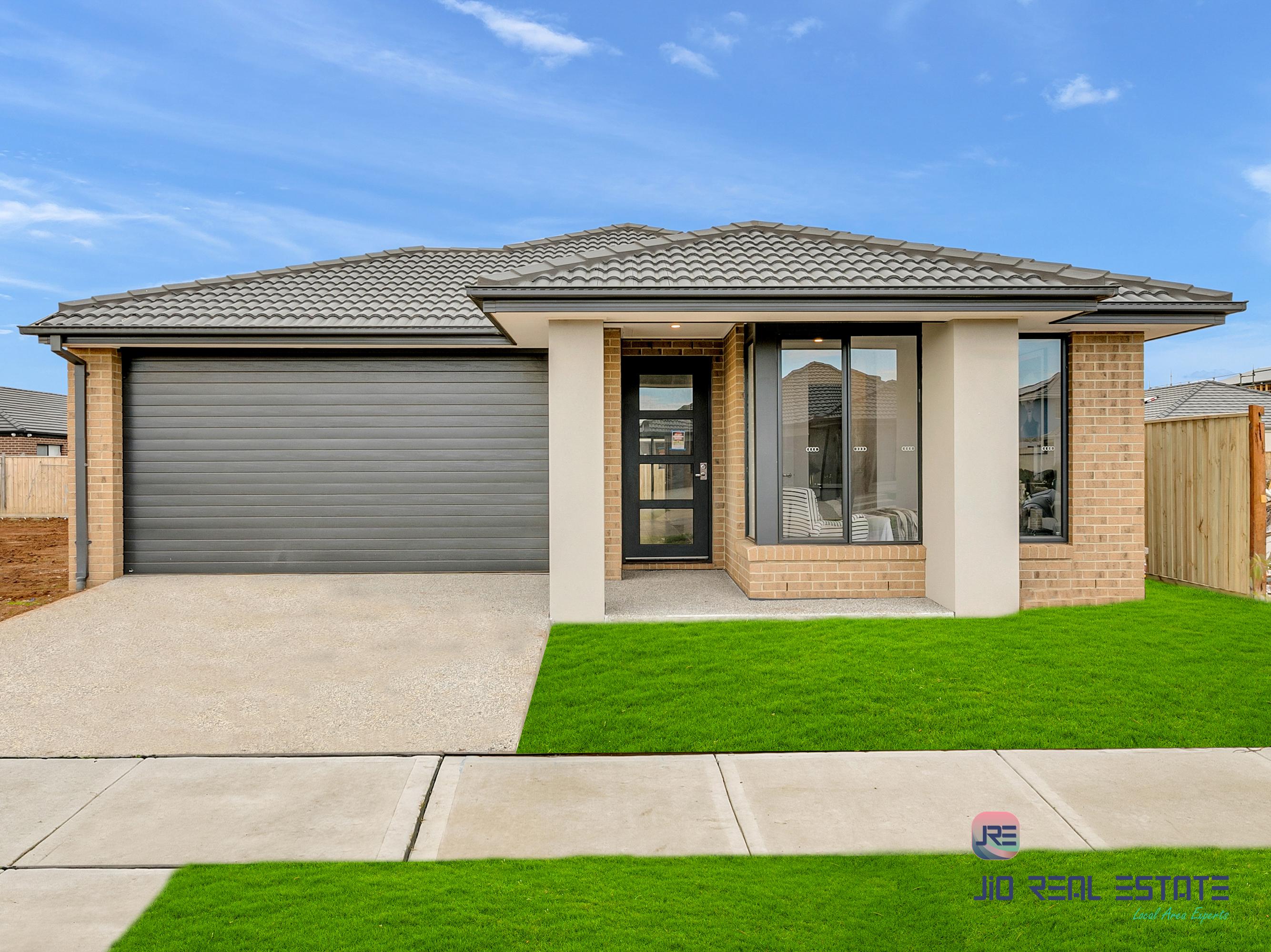 13 Hutton Street, Deanside VIC