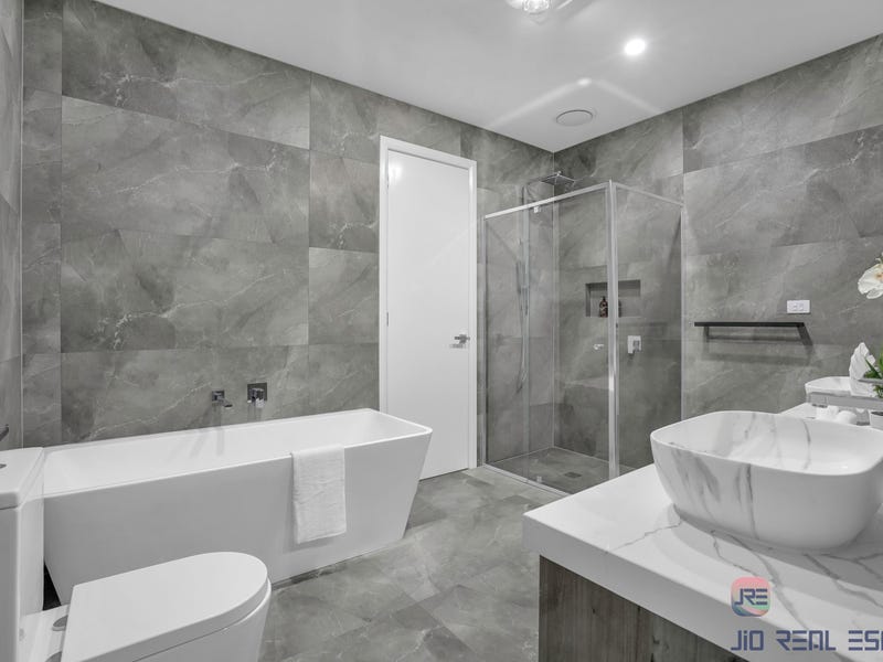 32 Window Road, Tarneit VIC