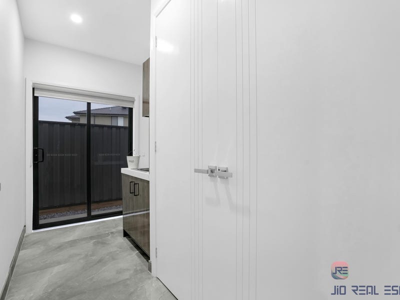 32 Window Road, Tarneit VIC