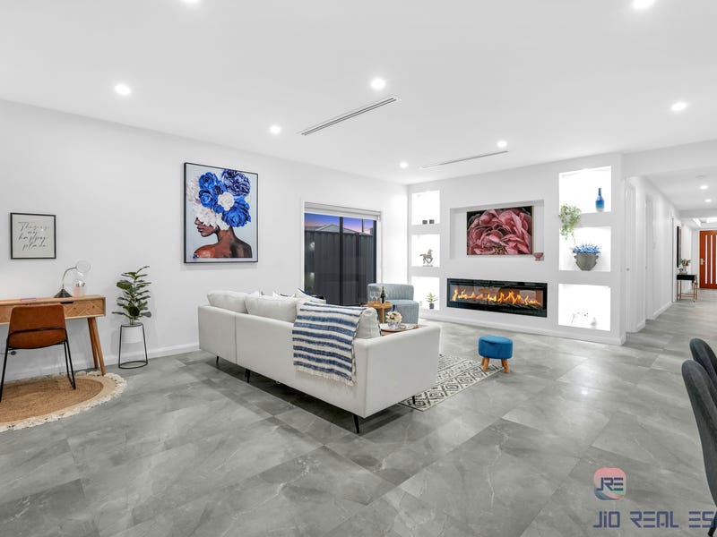 32 Window Road, Tarneit VIC