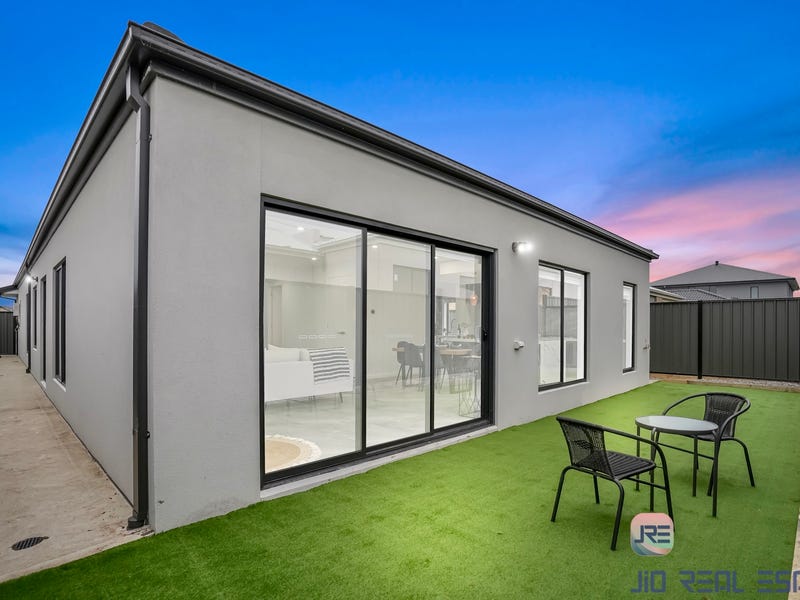32 Window Road, Tarneit VIC