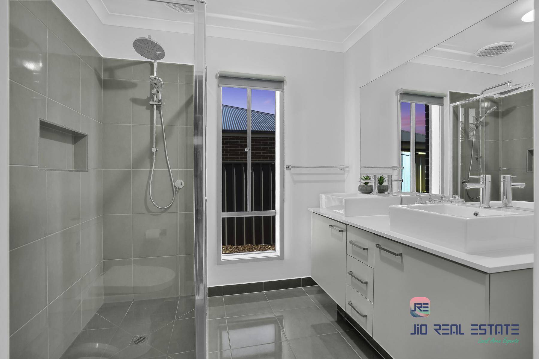 3 Macalister Grove, Cobblebank VIC