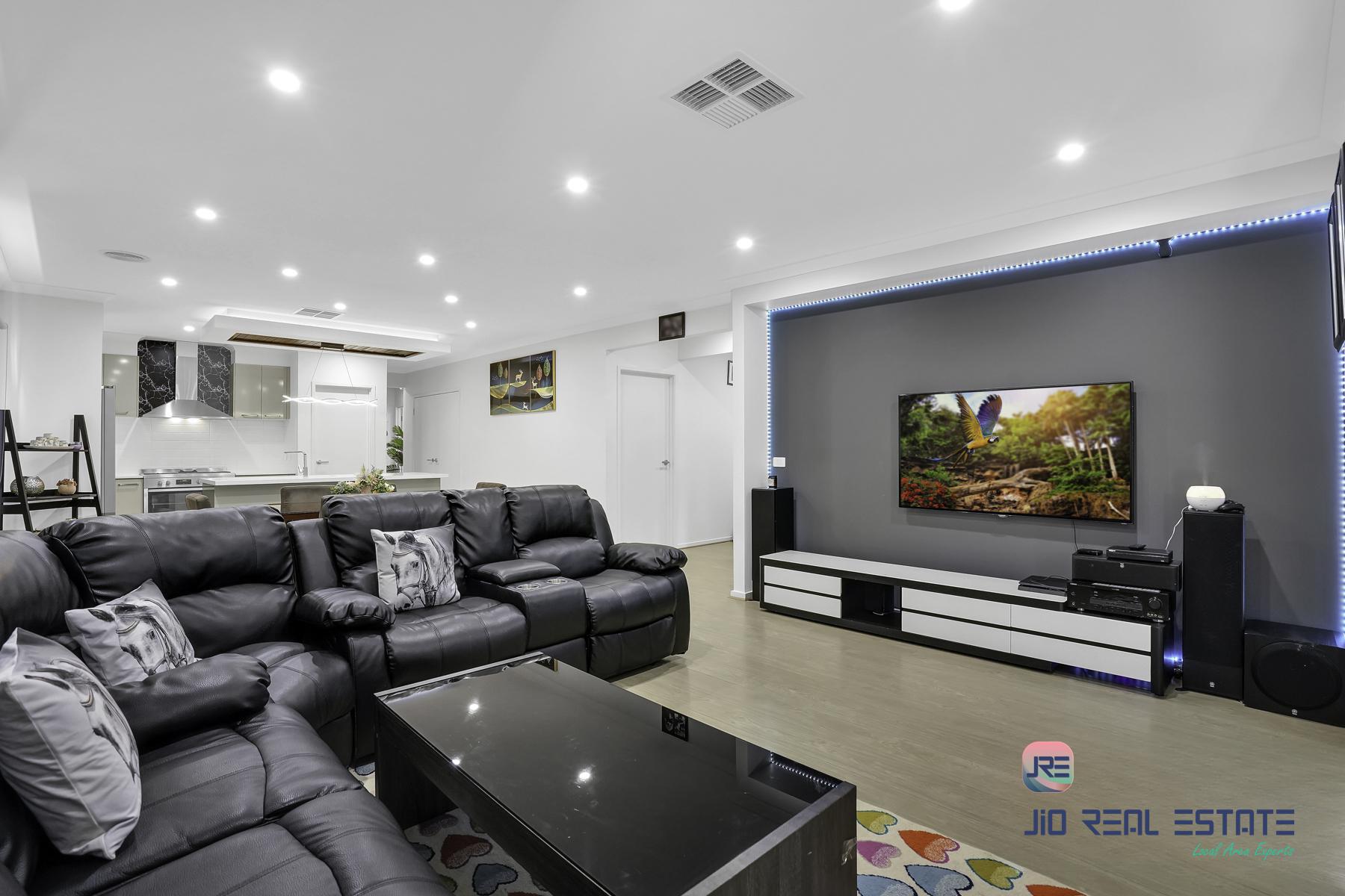 3 Macalister Grove, Cobblebank VIC