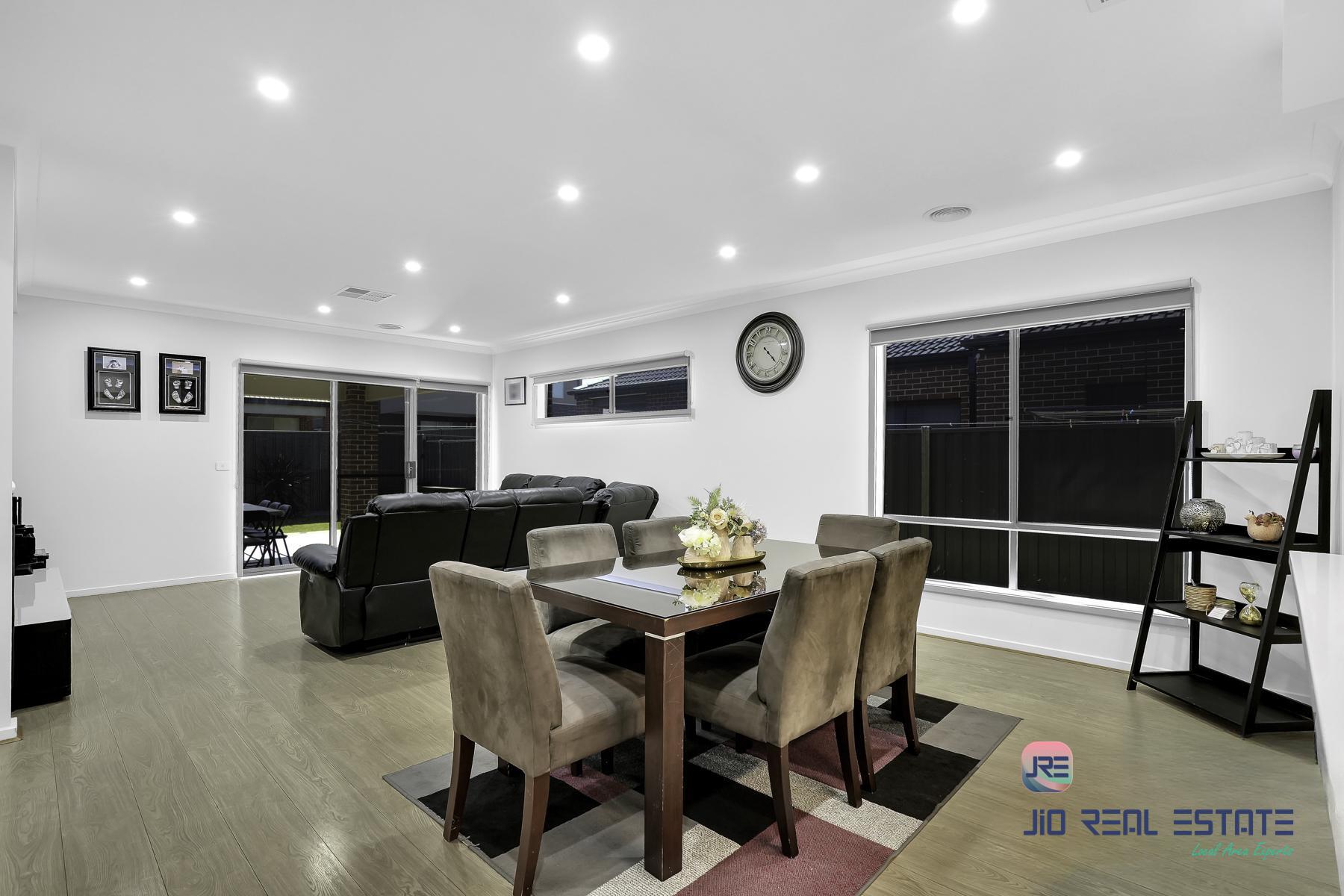 3 Macalister Grove, Cobblebank VIC