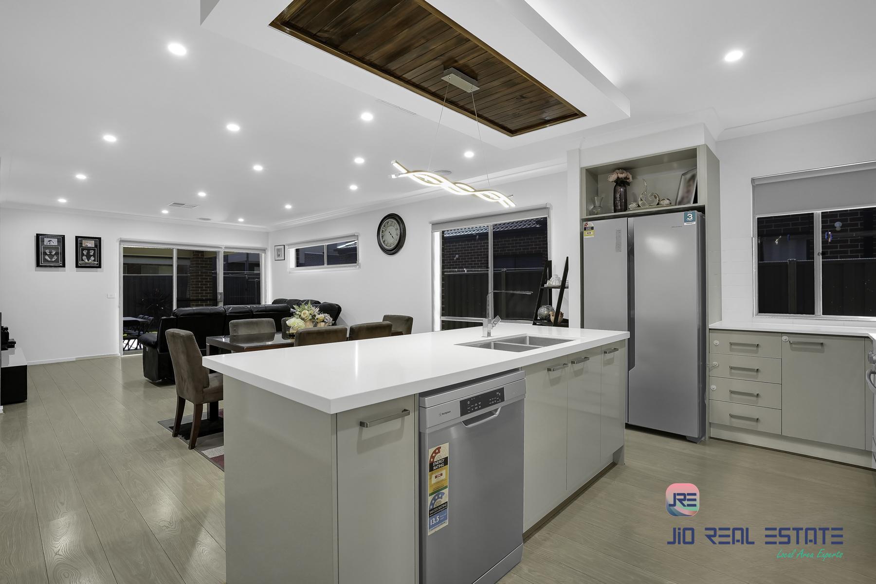 3 Macalister Grove, Cobblebank VIC