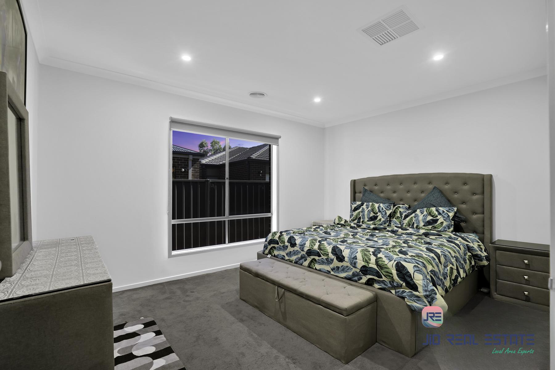 3 Macalister Grove, Cobblebank VIC