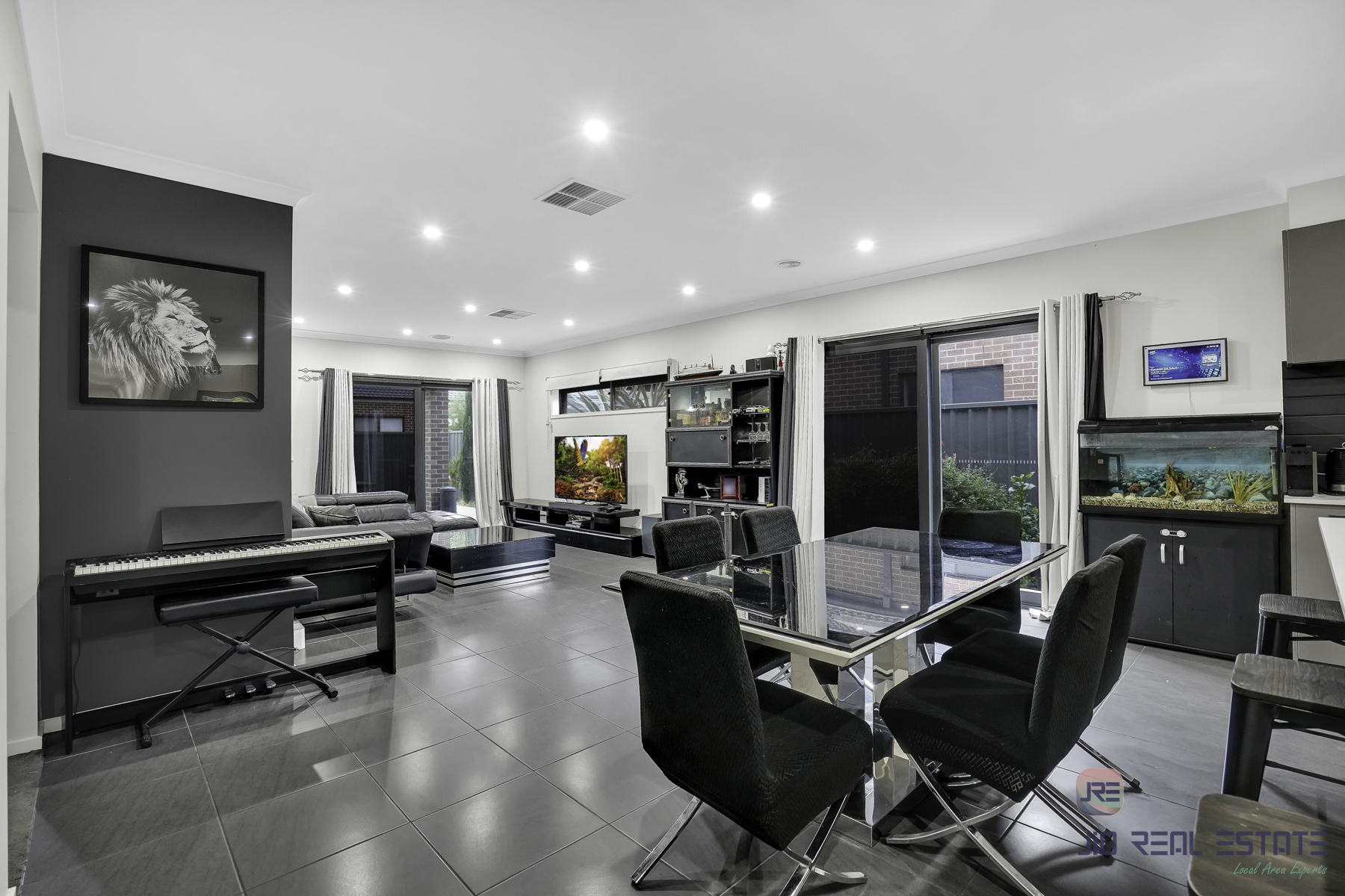 12 Mossman Grove, Cobblebank VIC