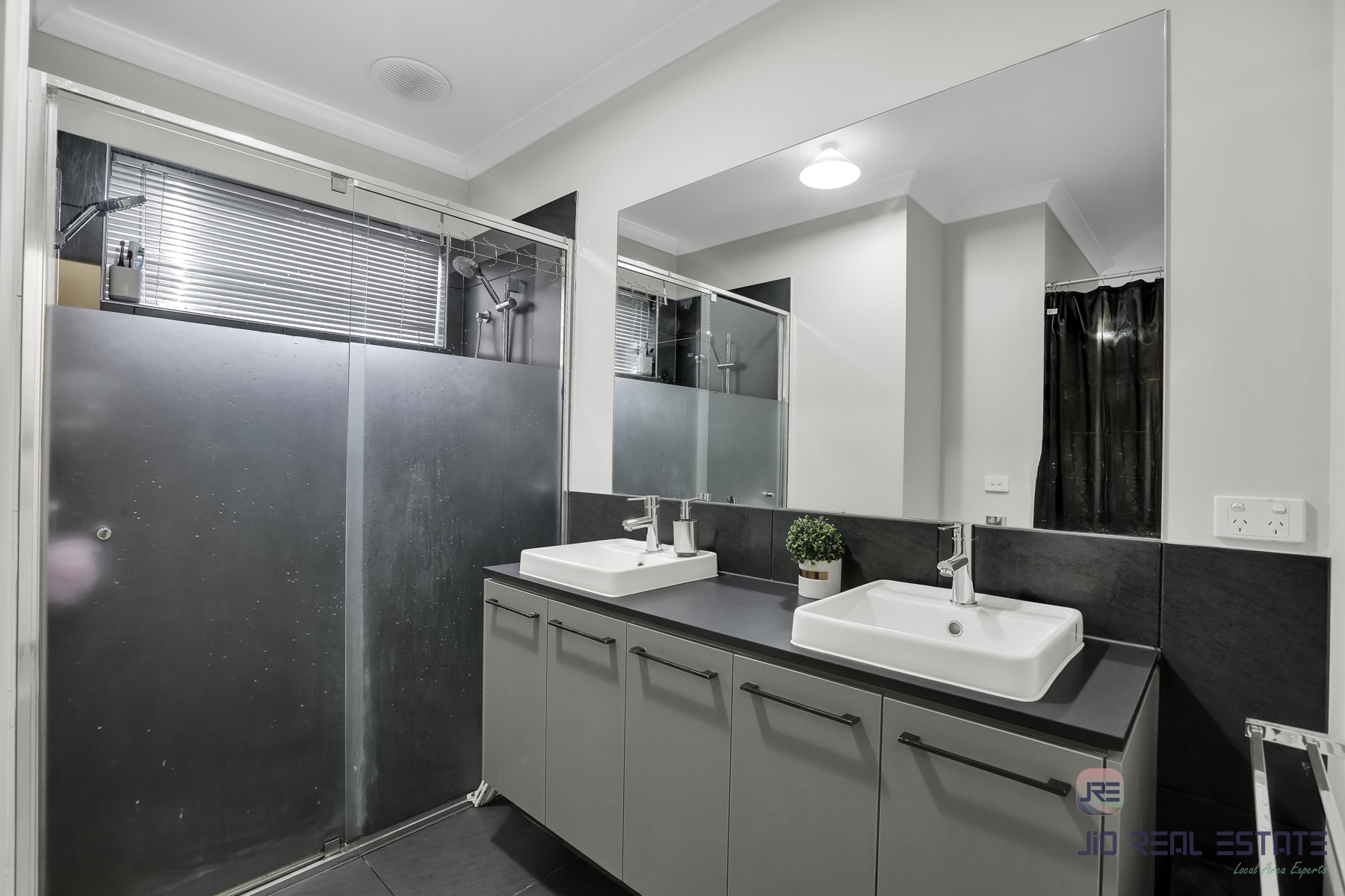 12 Mossman Grove, Cobblebank VIC