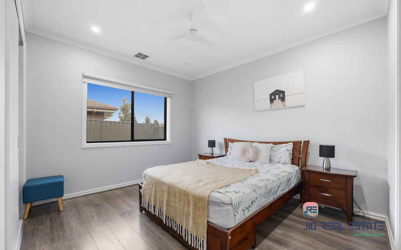 44 Riverside Concourse, Cobblebank VIC