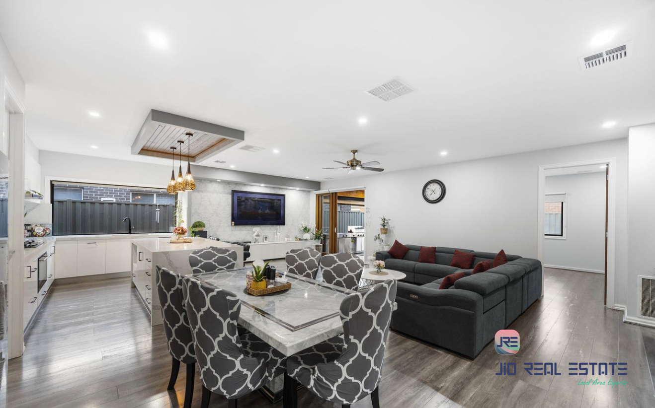 44 Riverside Concourse, Cobblebank VIC